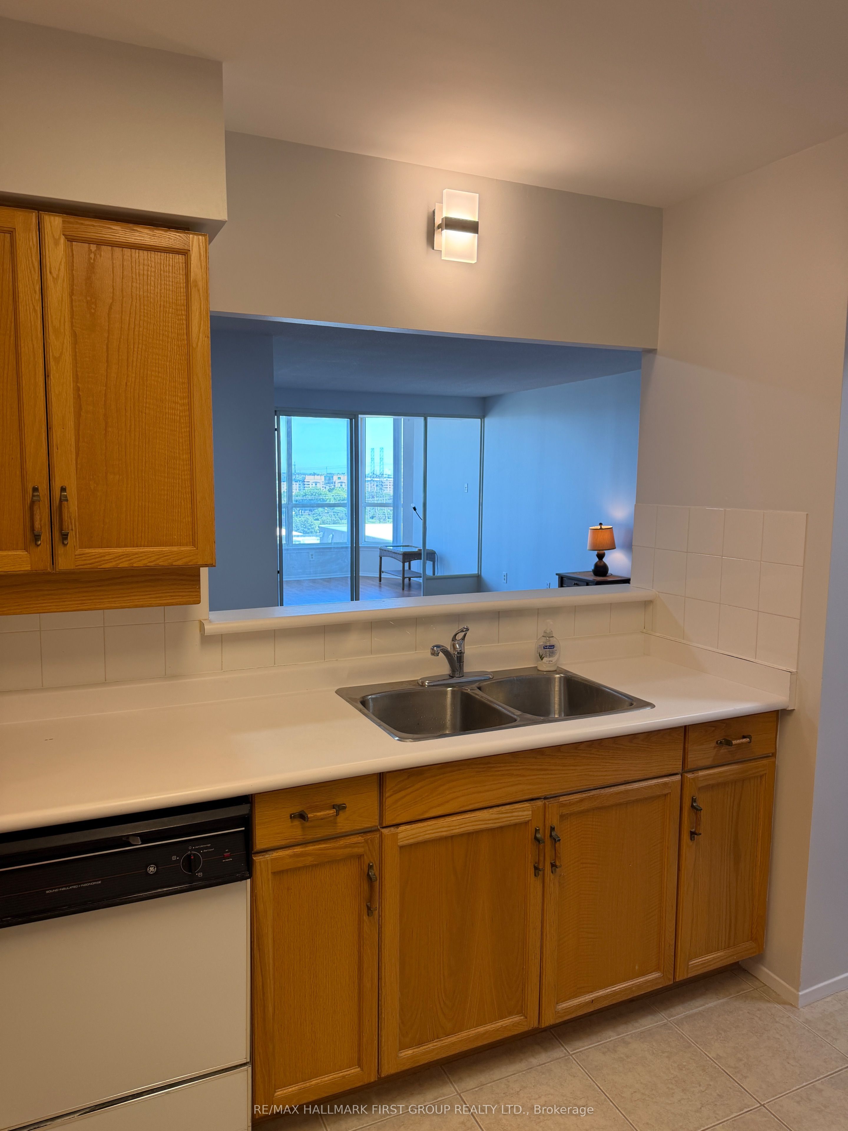 1880 Valley Farm Road 1132, Pickering, ON L1V 6B3 photo 5