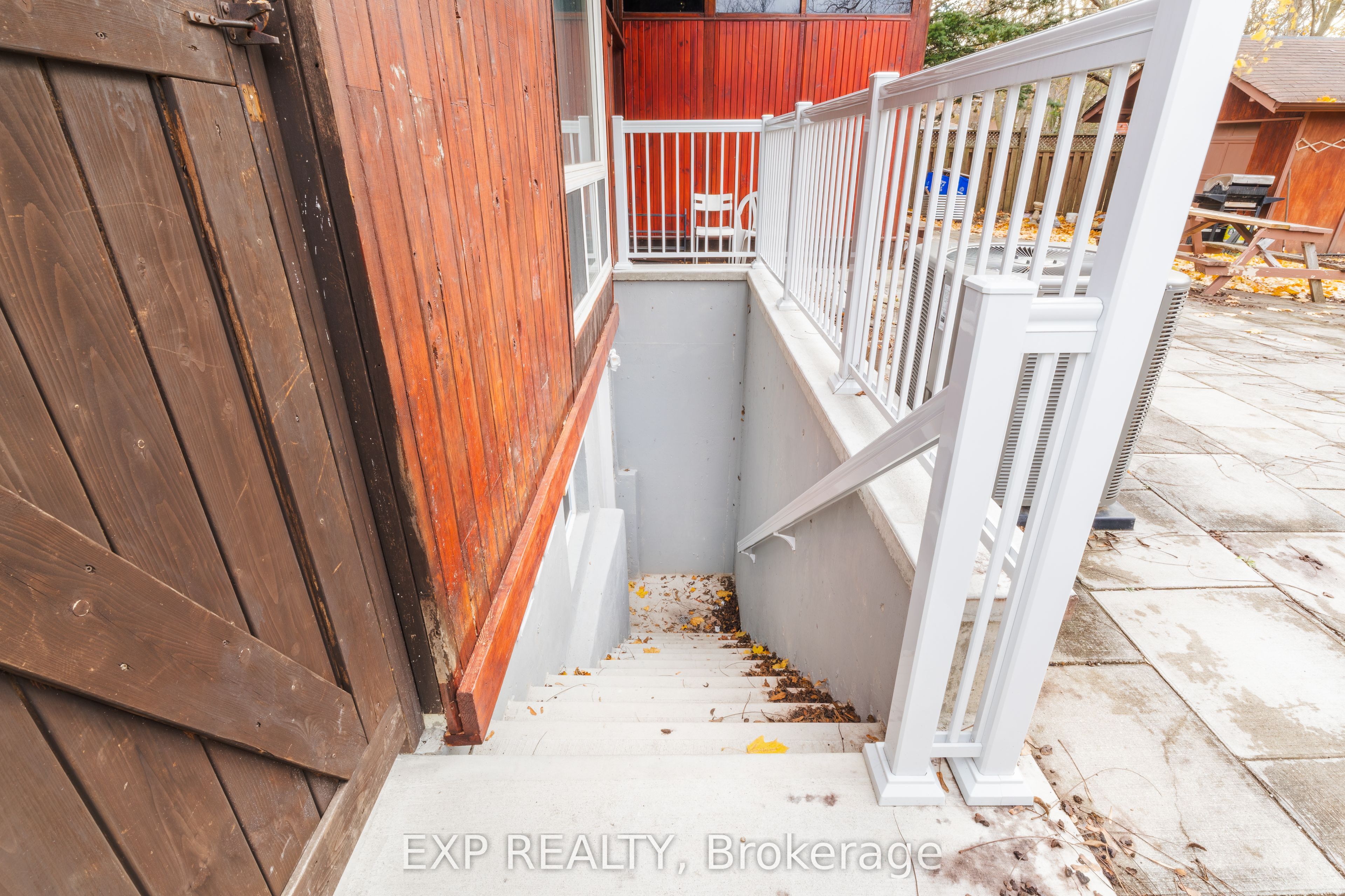 34 Rodda Boulevard, Toronto, ON M1E 2Z6 photo 2