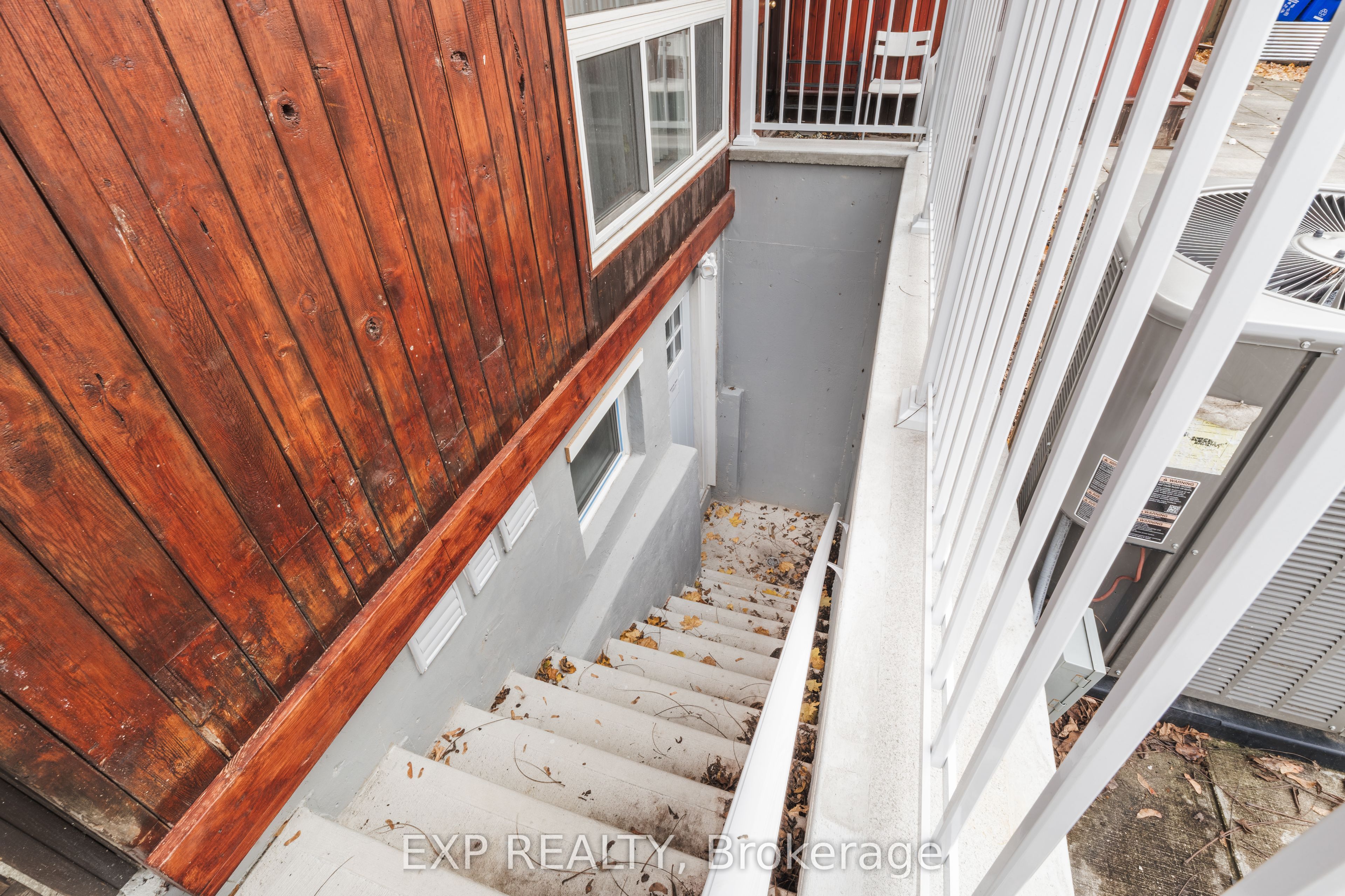 34 Rodda Boulevard, Toronto, ON M1E 2Z6 photo 3