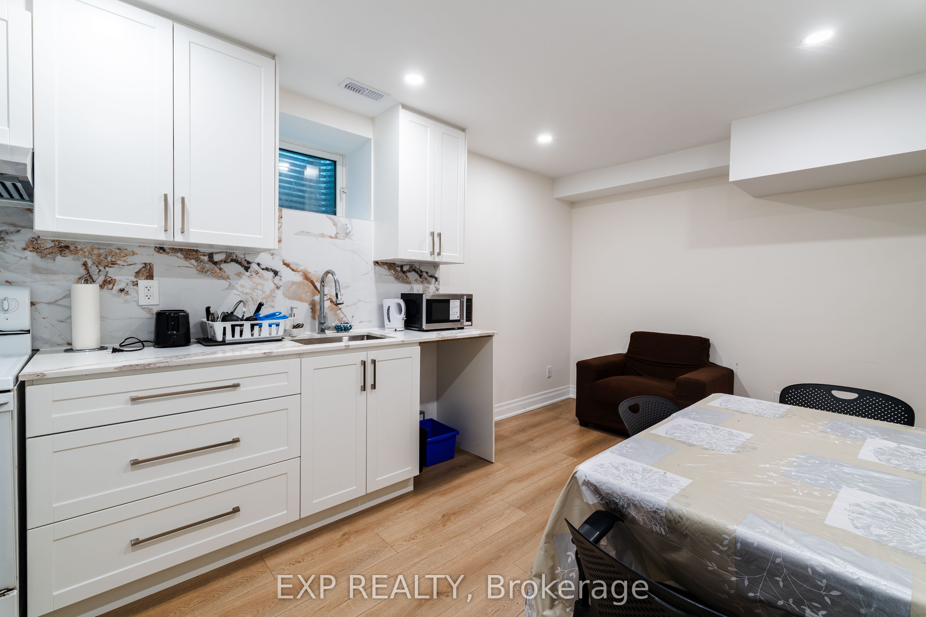 34 Rodda Boulevard, Toronto, ON M1E 2Z6 photo 5