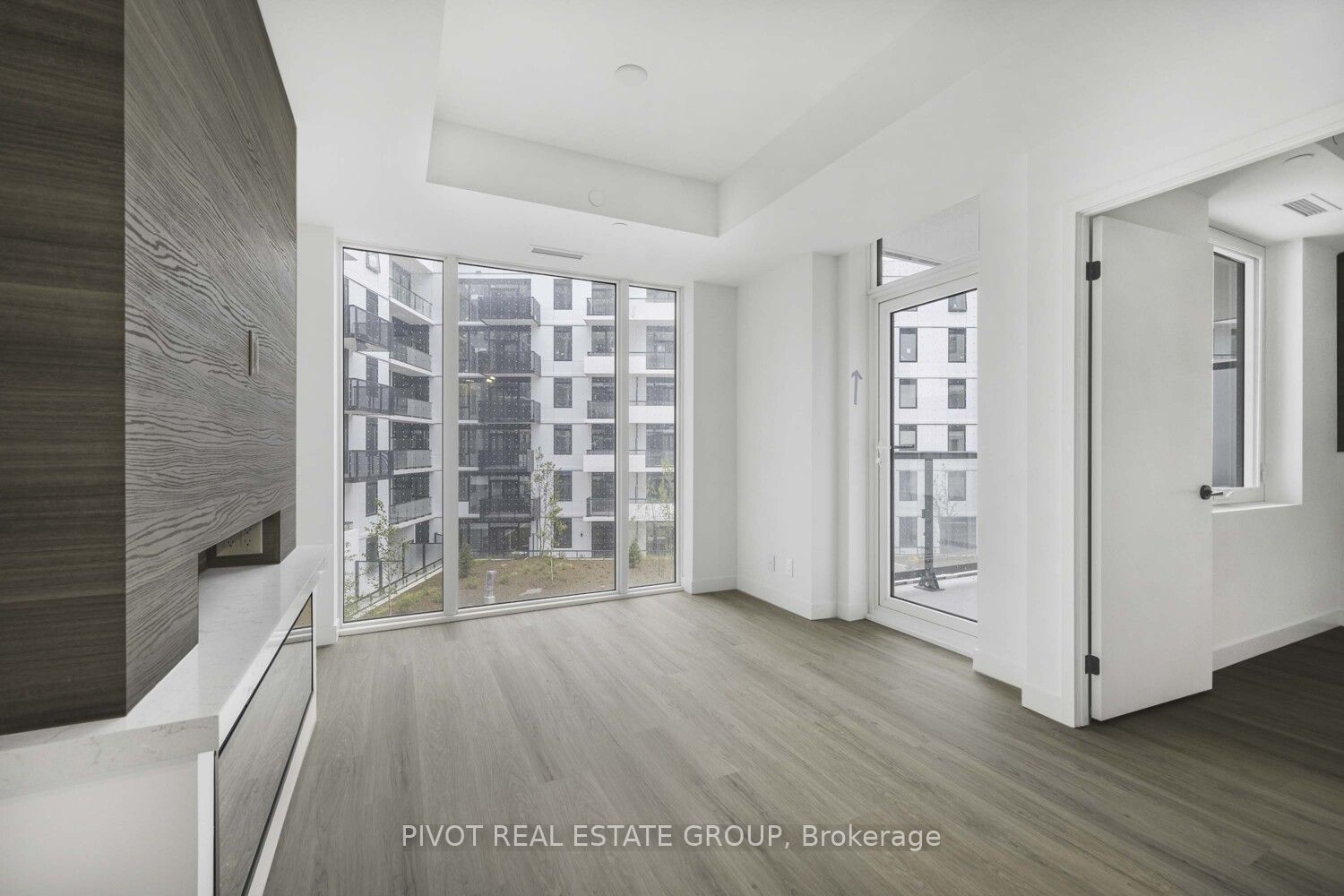 1050 Eastern Avenue 502, Toronto, ON M4L 0B7 photo 2