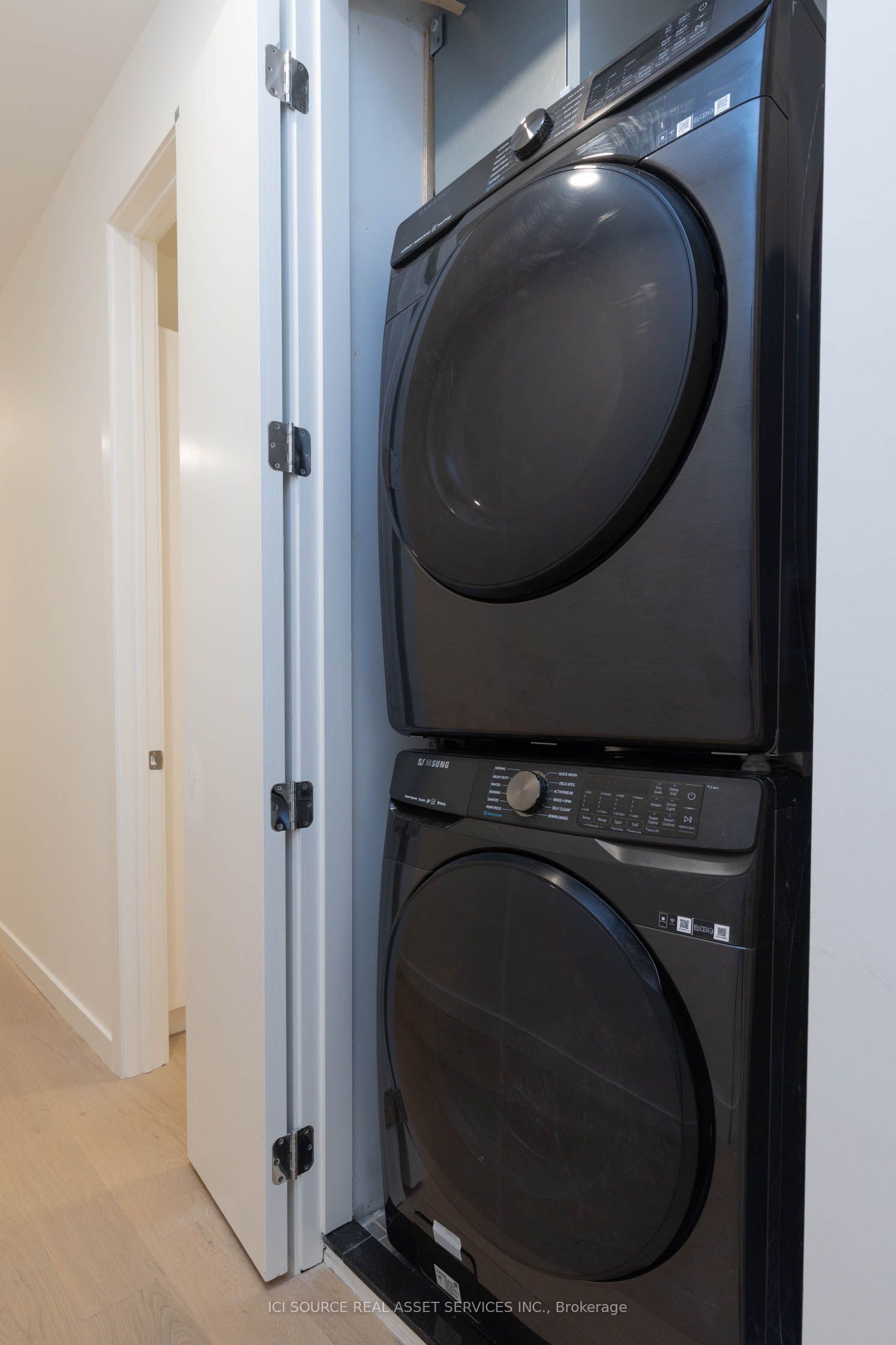 60 Jones Avenue C, Toronto, ON M4M 2Z8 photo 3