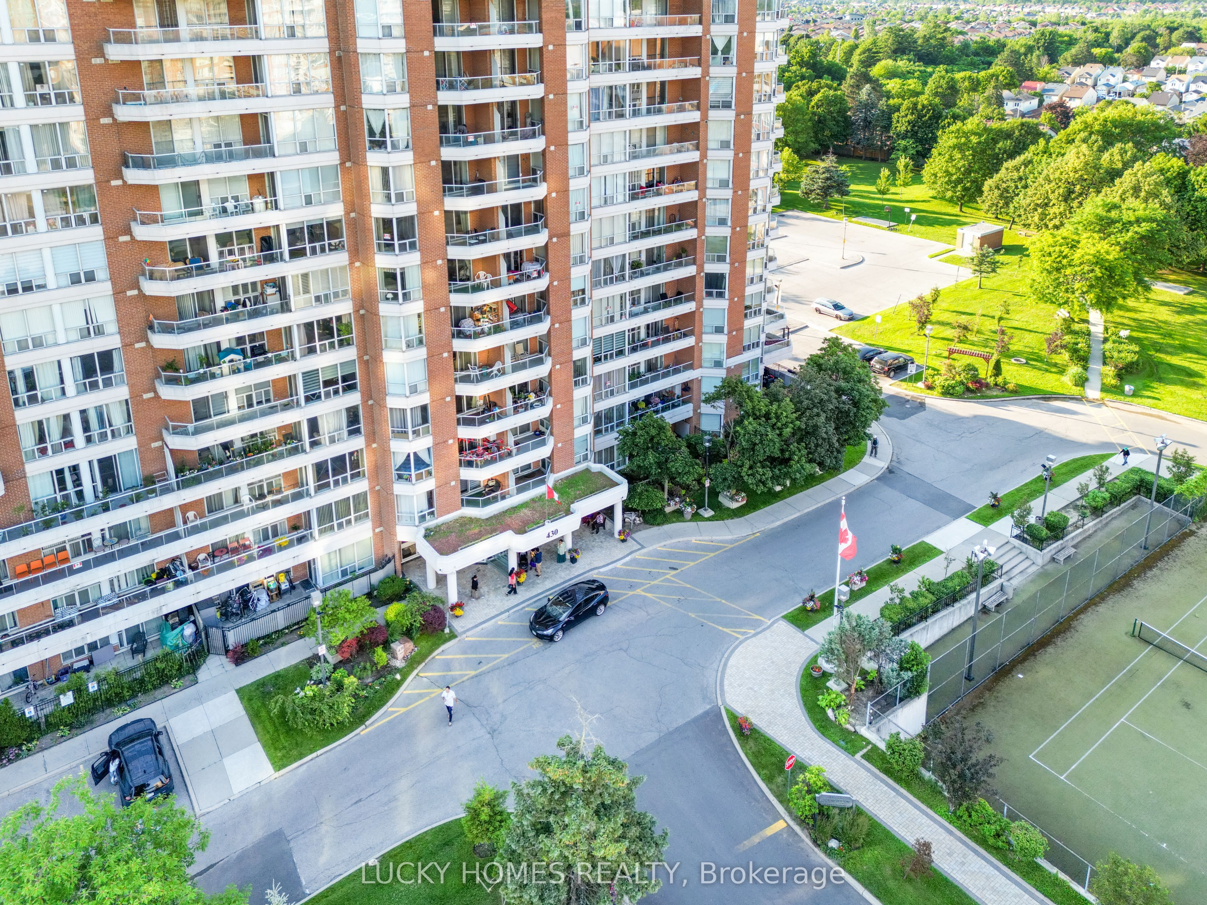 430 Mclevin Avenue NW 915, Toronto, ON M1B 5P1 photo 2