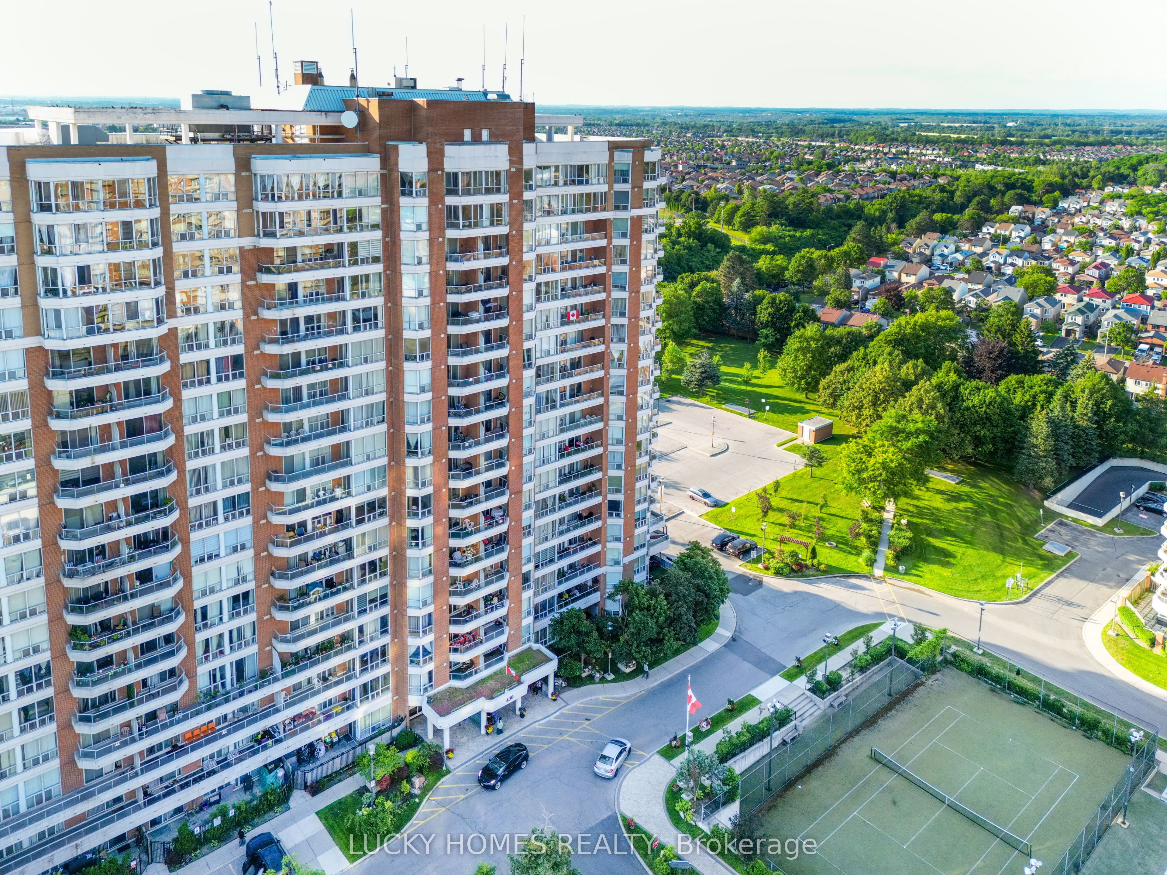 430 Mclevin Avenue NW 915, Toronto, ON M1B 5P1 photo 3