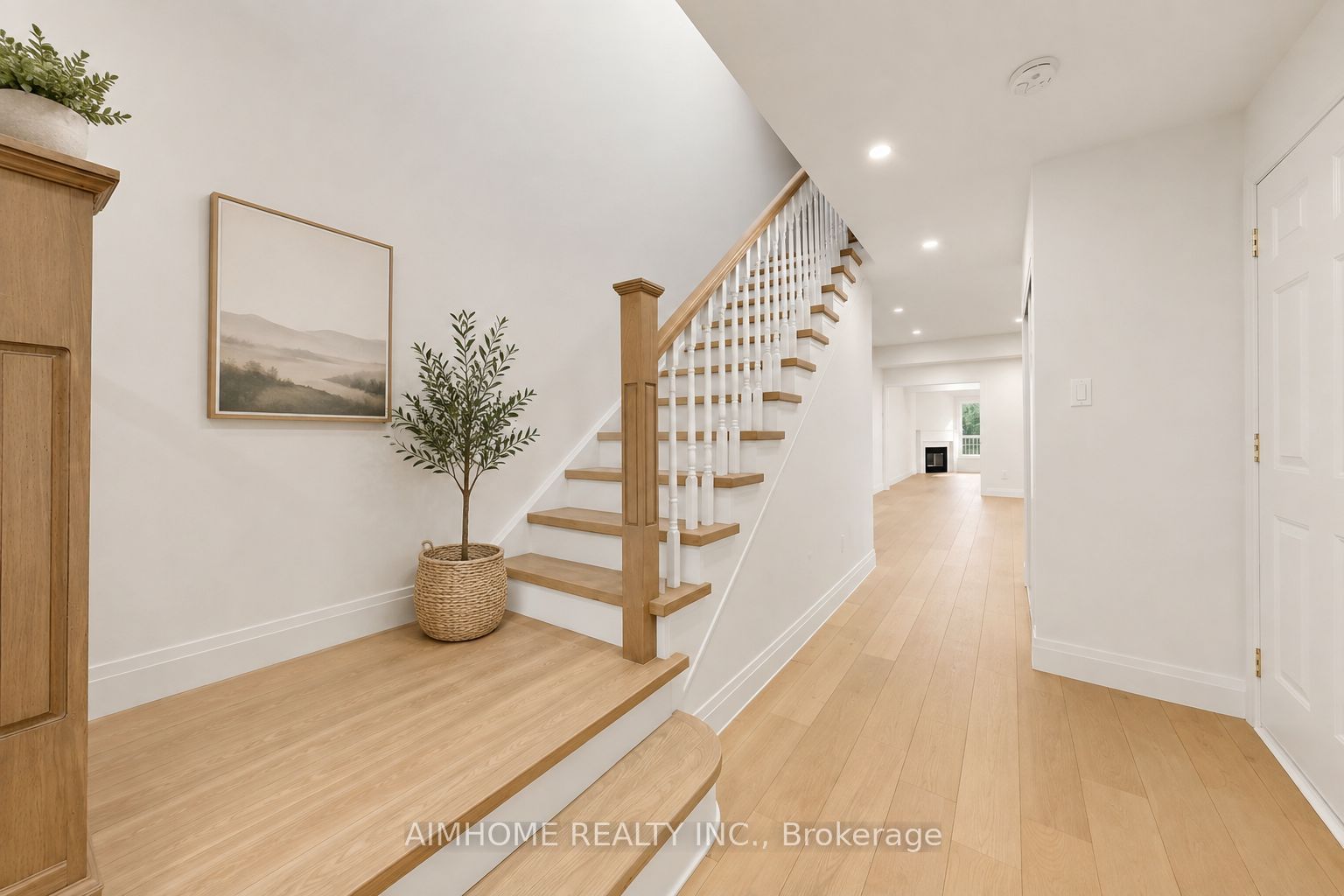 106 Highhill Drive W, Toronto, ON M1T 1N7 photo 2