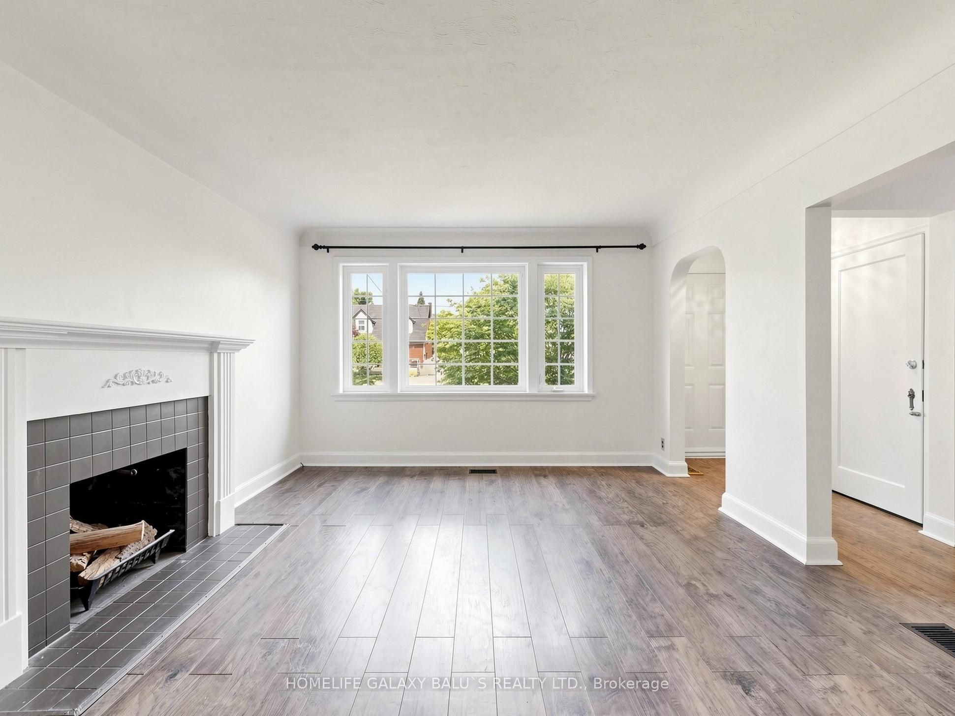 136 Central Park Boulevard N, Oshawa, ON L1G 5Y7 photo 3