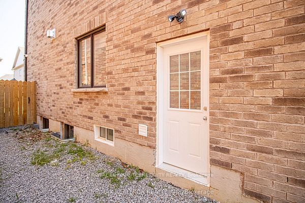 32 Crombie Street BSMT, Clarington, ON L1C 4A1 photo 2