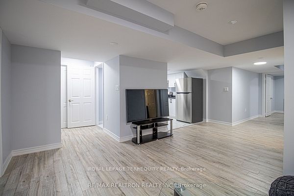32 Crombie Street BSMT, Clarington, ON L1C 4A1 photo 5