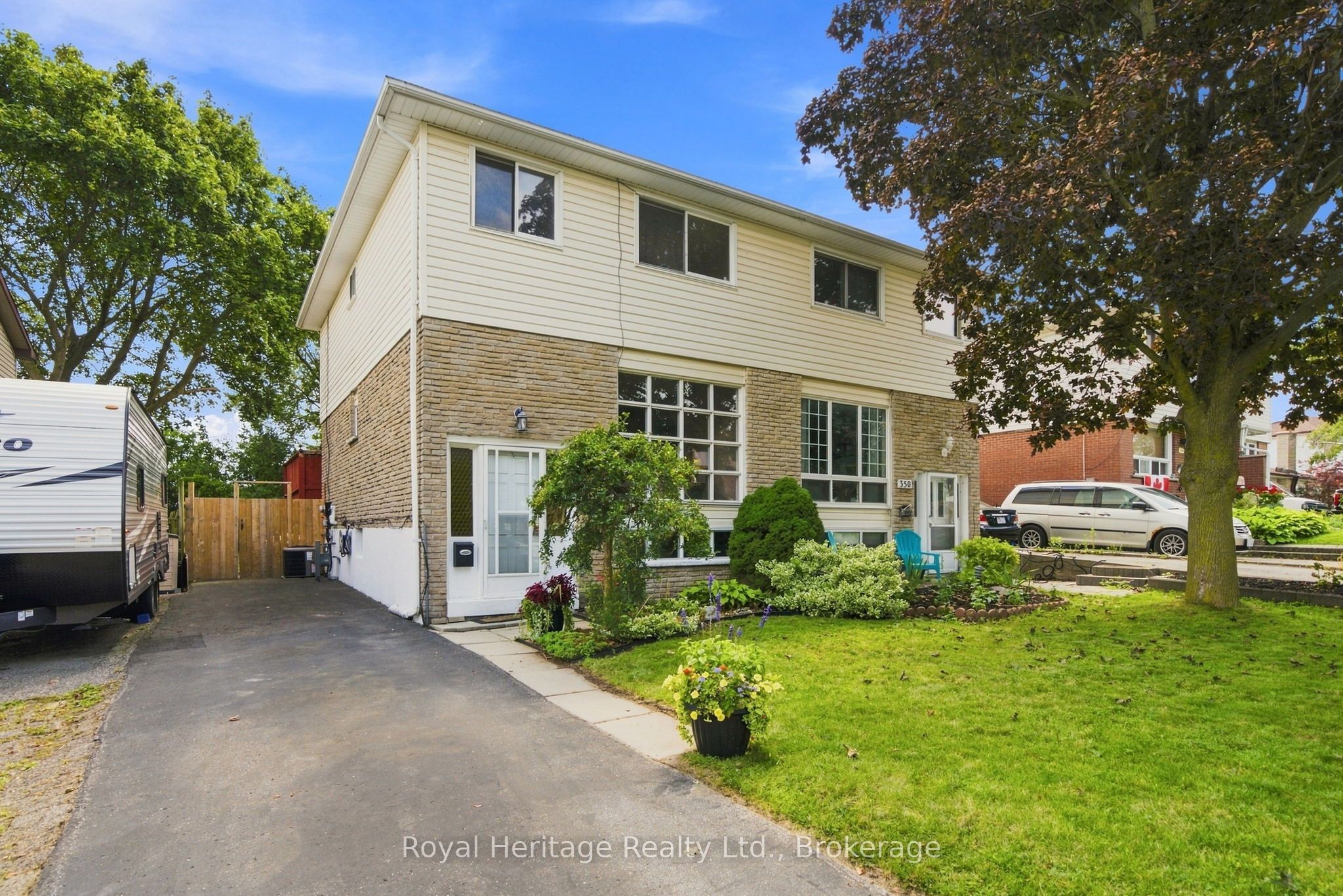 352 Vancouver Crescent, Oshawa, ON L1J 5X9