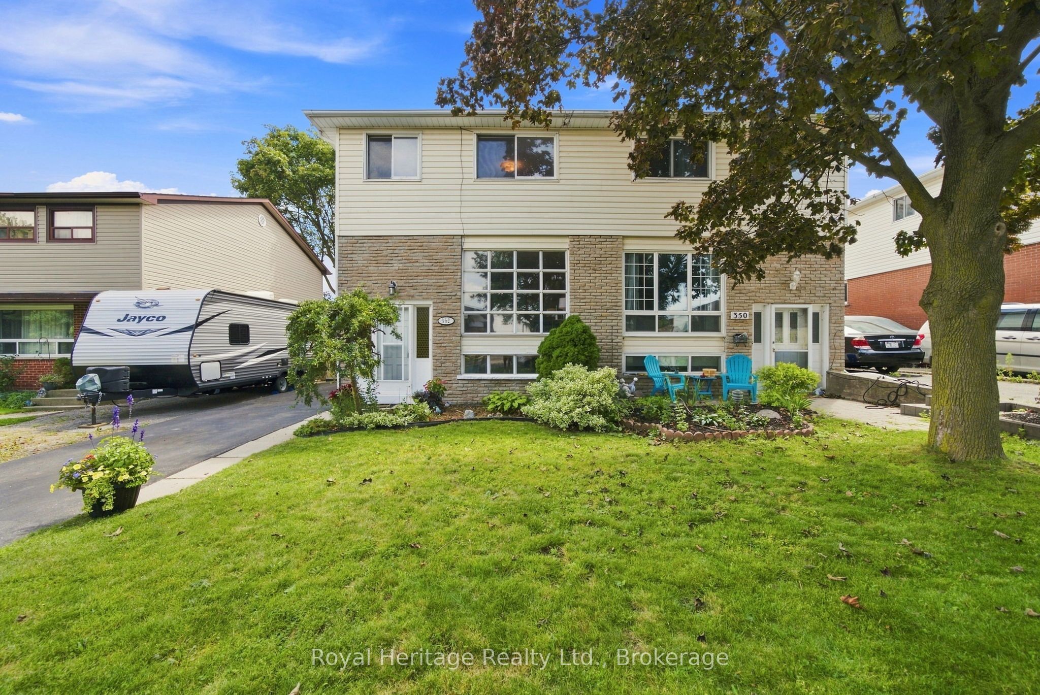 352 Vancouver Crescent, Oshawa, ON L1J 5X9 photo 2