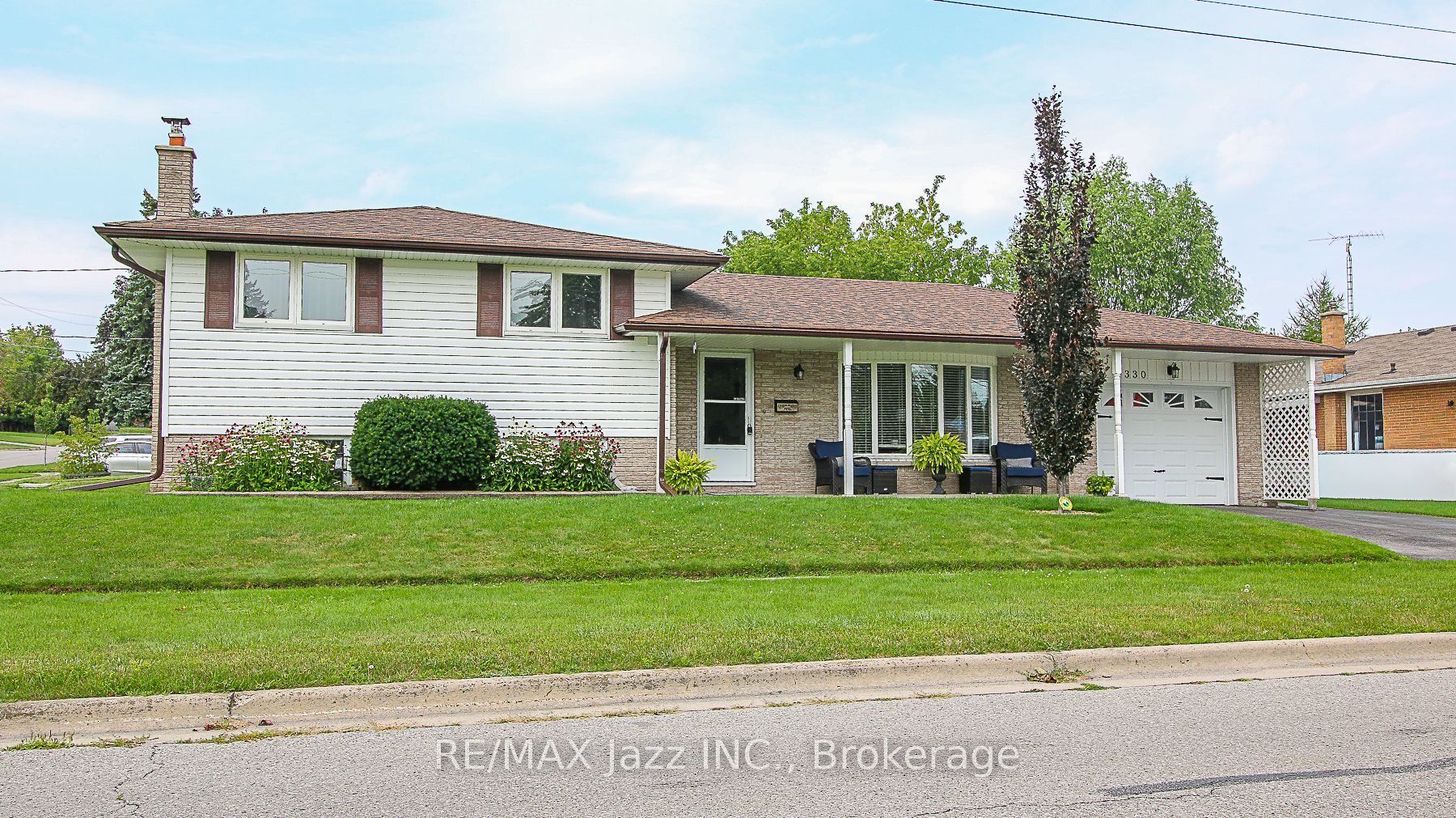 330 Nipigon Street, Oshawa, ON L1J 4N9