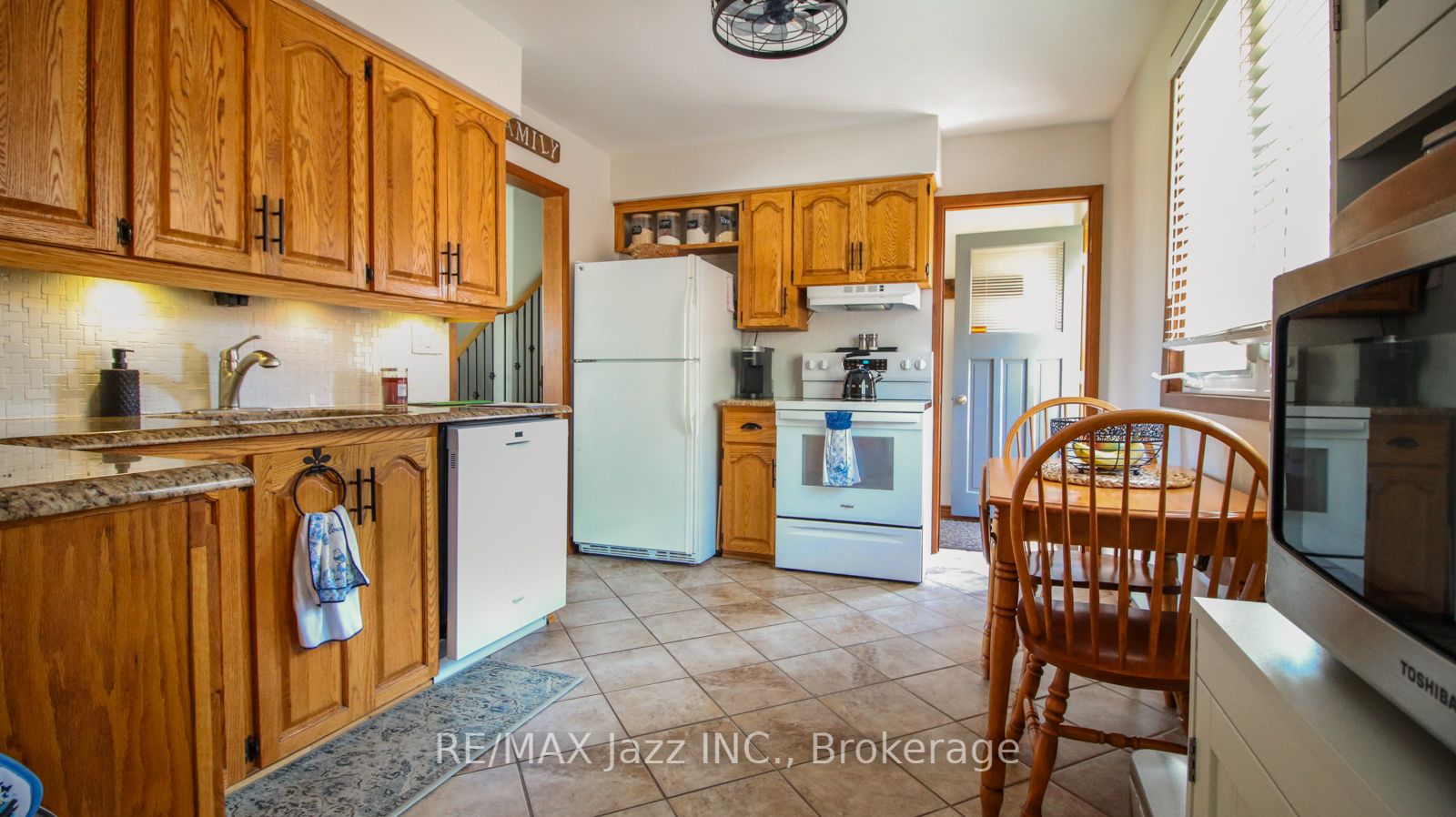 330 Nipigon Street, Oshawa, ON L1J 4N9 photo 4