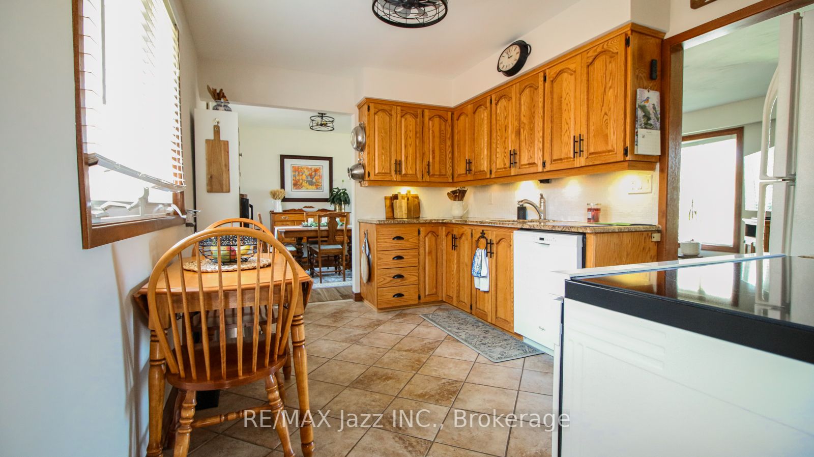 330 Nipigon Street, Oshawa, ON L1J 4N9 photo 5