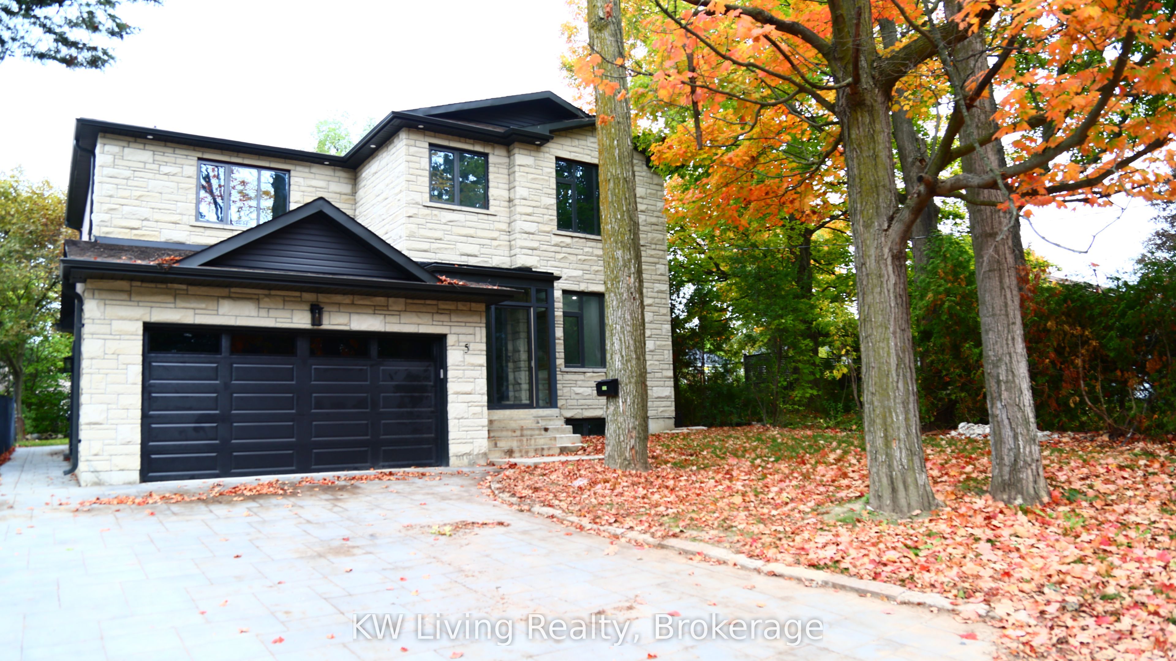 5 Todd Road, Toronto, ON M1S 2J9