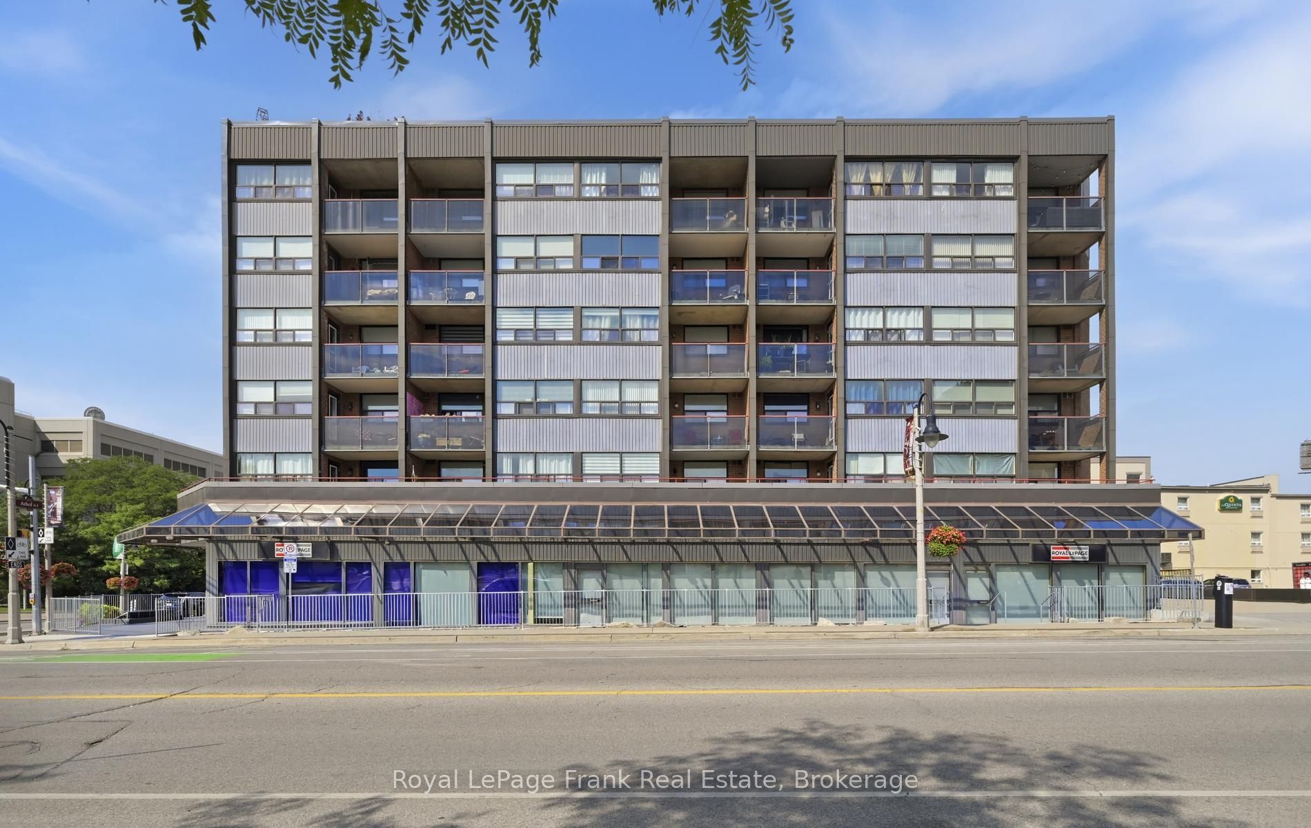 80 Athol Street E 403, Oshawa, ON L1H 8B7 photo 2