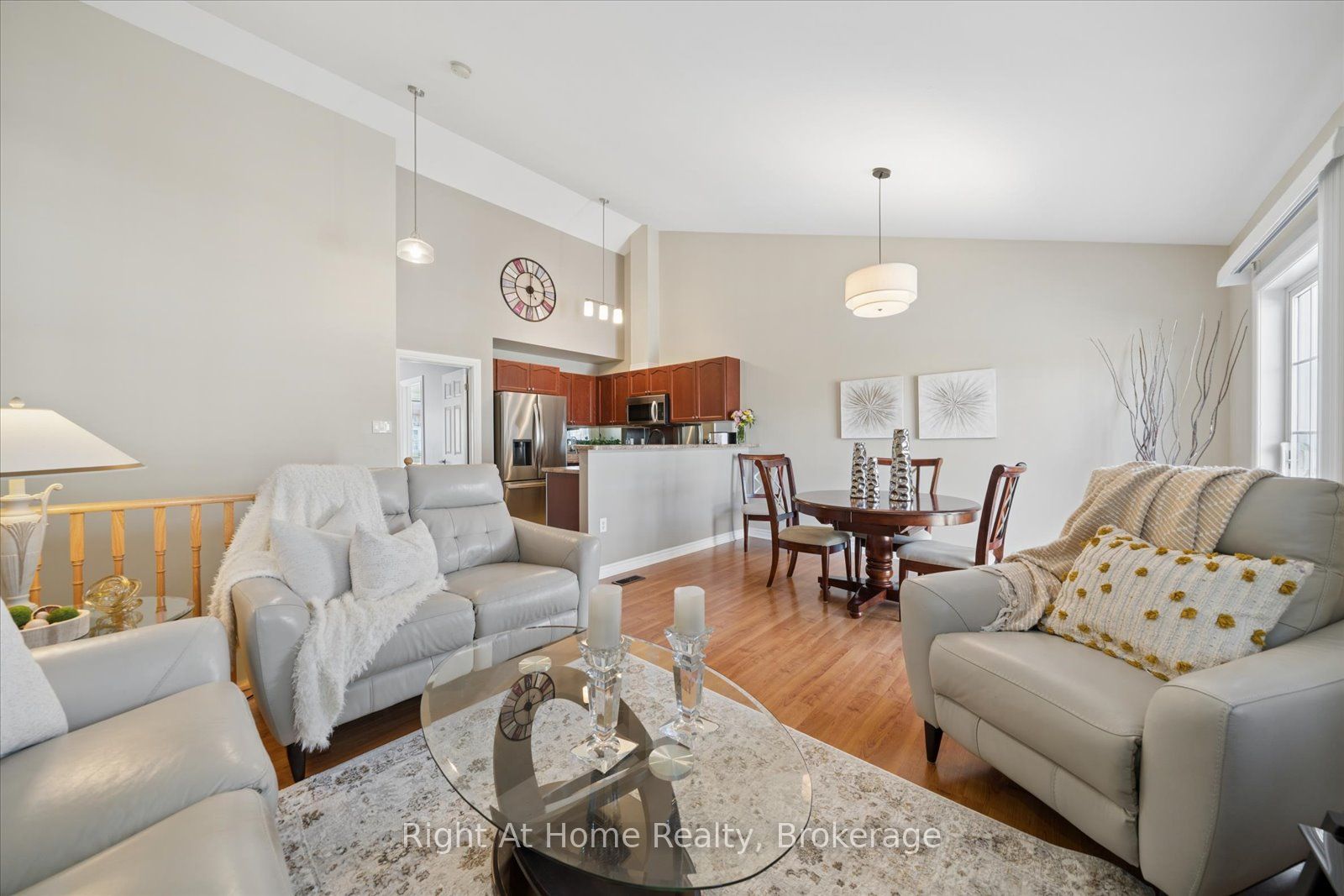 17 Wicker Park Way, Whitby, ON L1R 0C8 photo 3