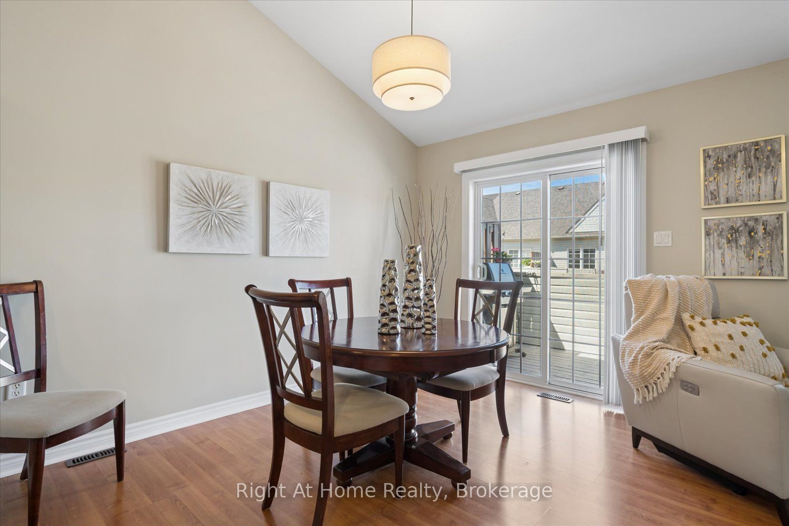 17 Wicker Park Way, Whitby, ON L1R 0C8 photo 5