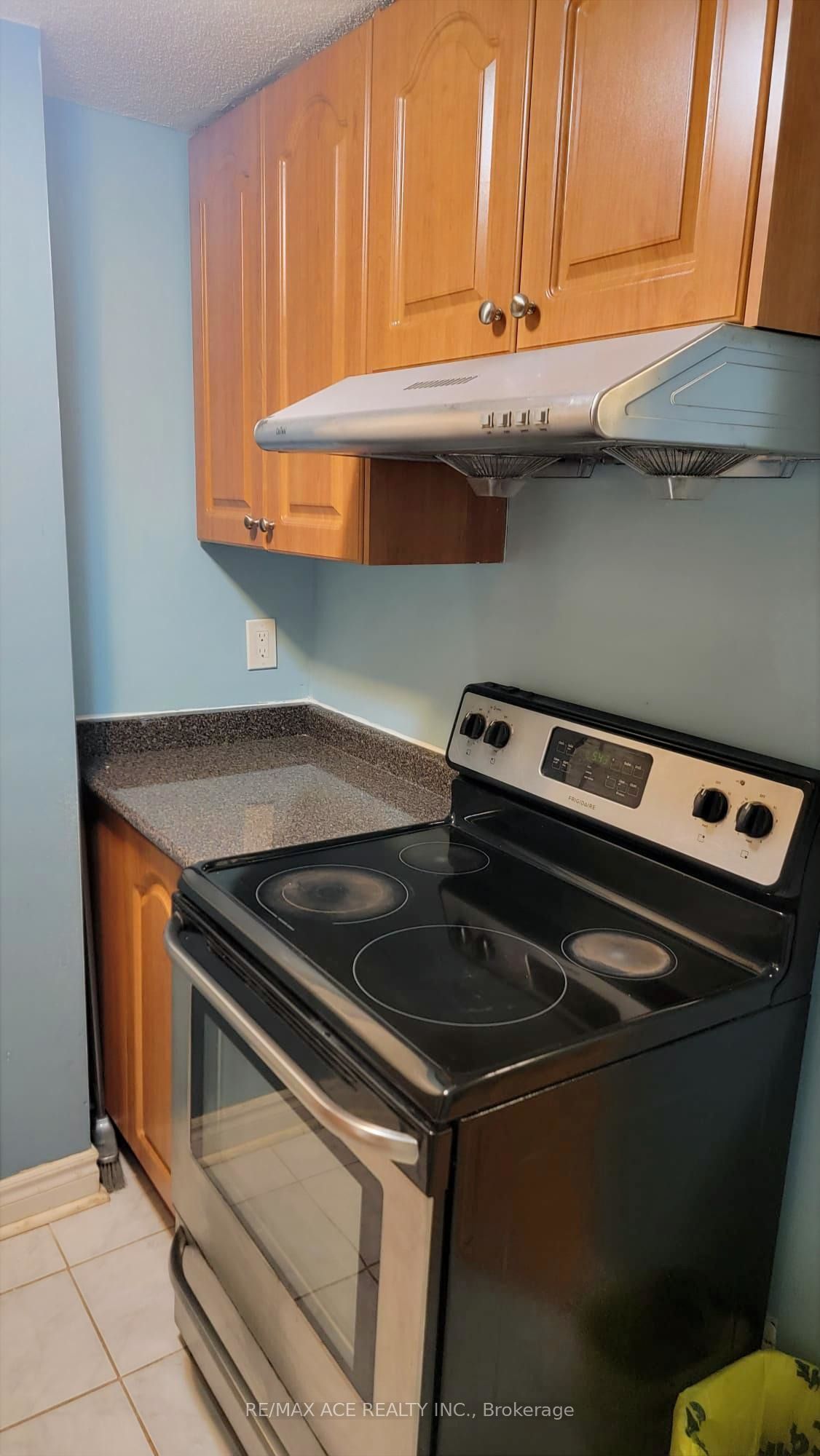 27 Knowles Drive, Toronto, ON M1X 1T9 photo 3