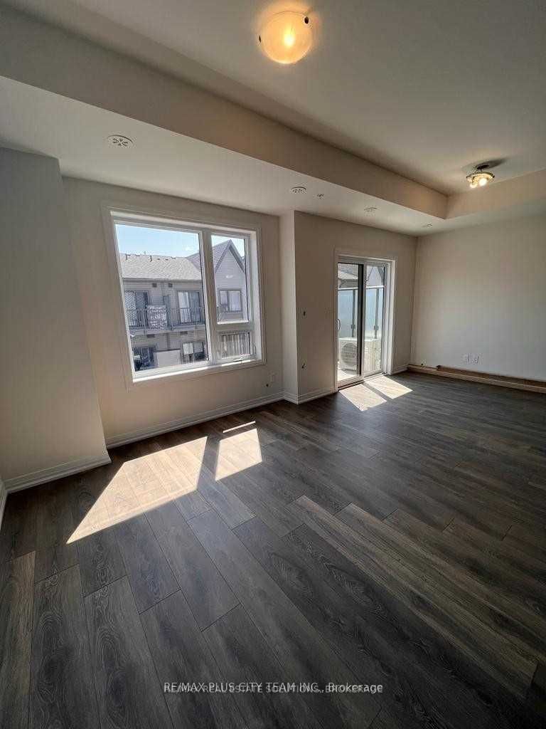2635 William Jackson Drive 1306, Pickering, ON L1X 0L3 photo 4