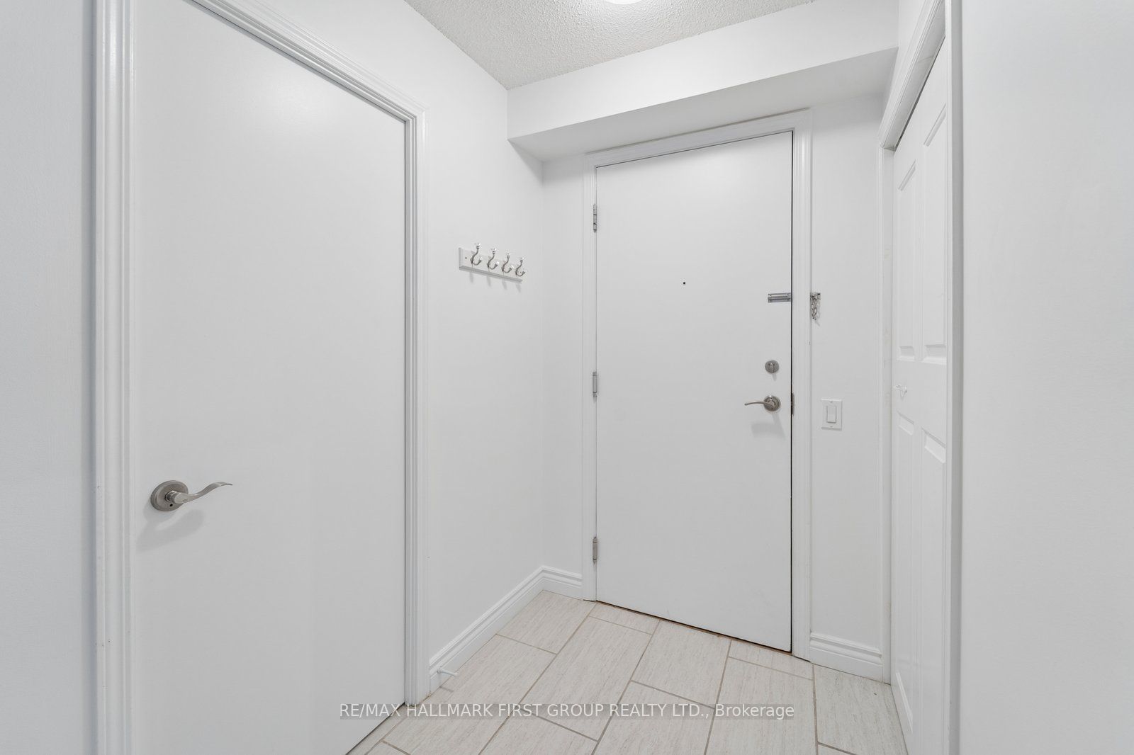 1200 The Esplanade N 908, Pickering, ON L1V 6V3 photo 4