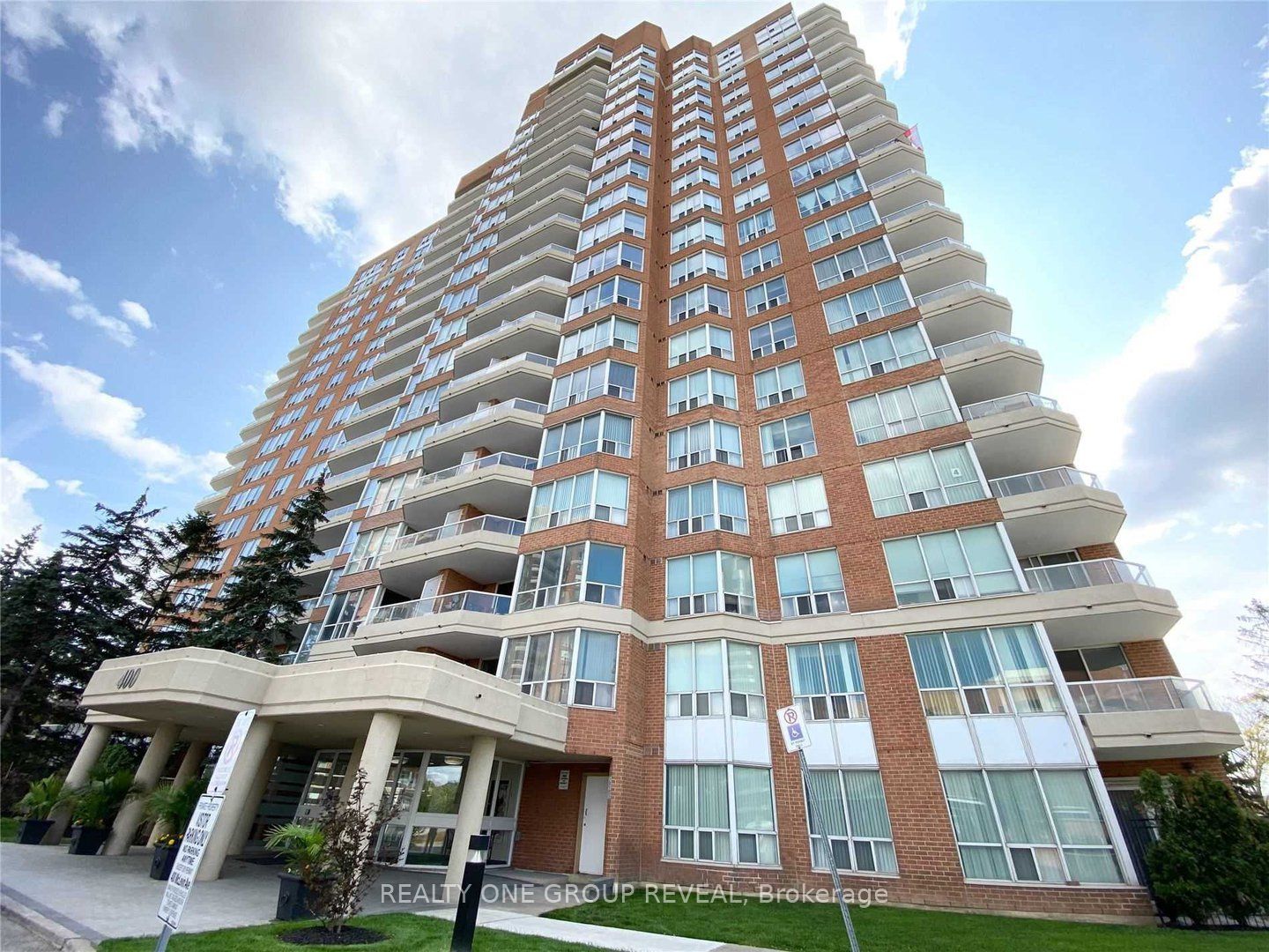 400 Mclevin Avenue 1705, Toronto, ON M1B 5J4