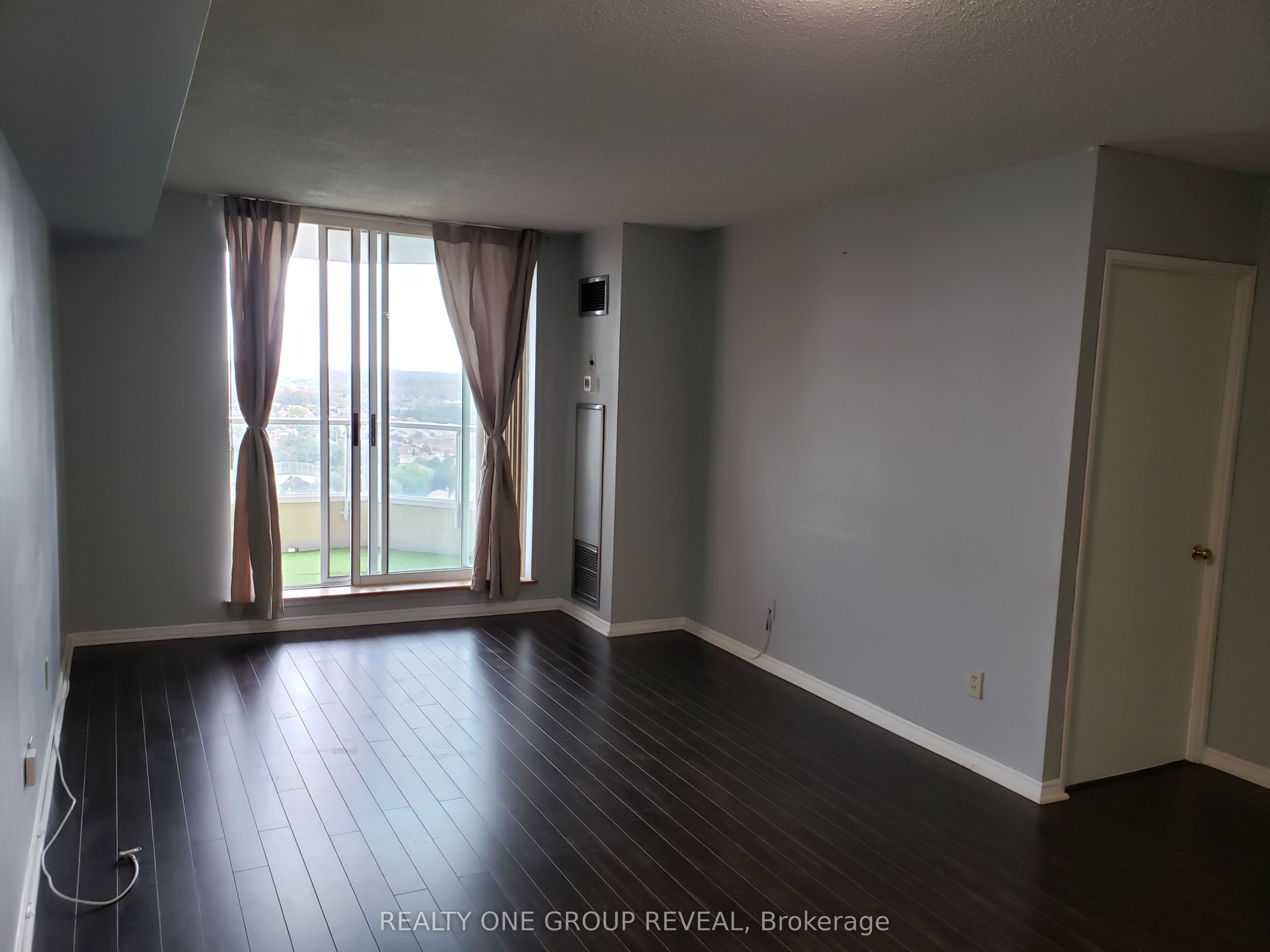 400 Mclevin Avenue 1705, Toronto, ON M1B 5J4 photo 5