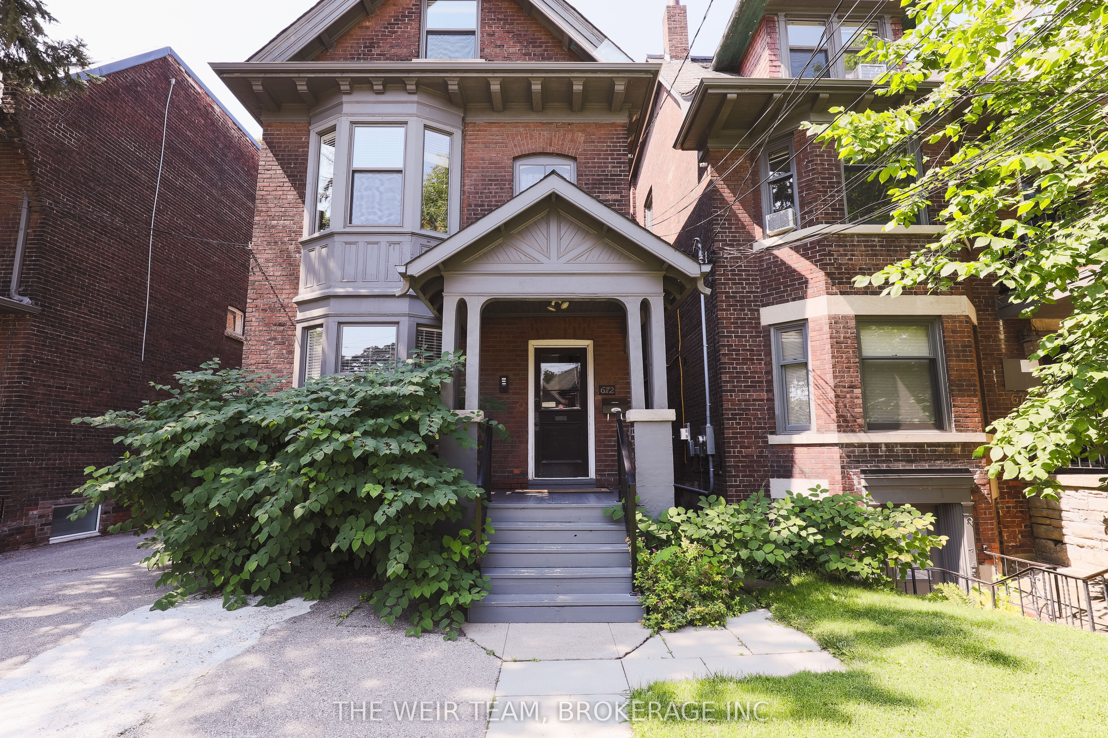 672 Broadview Avenue Main, Toronto, ON M4K 2P1 photo 2
