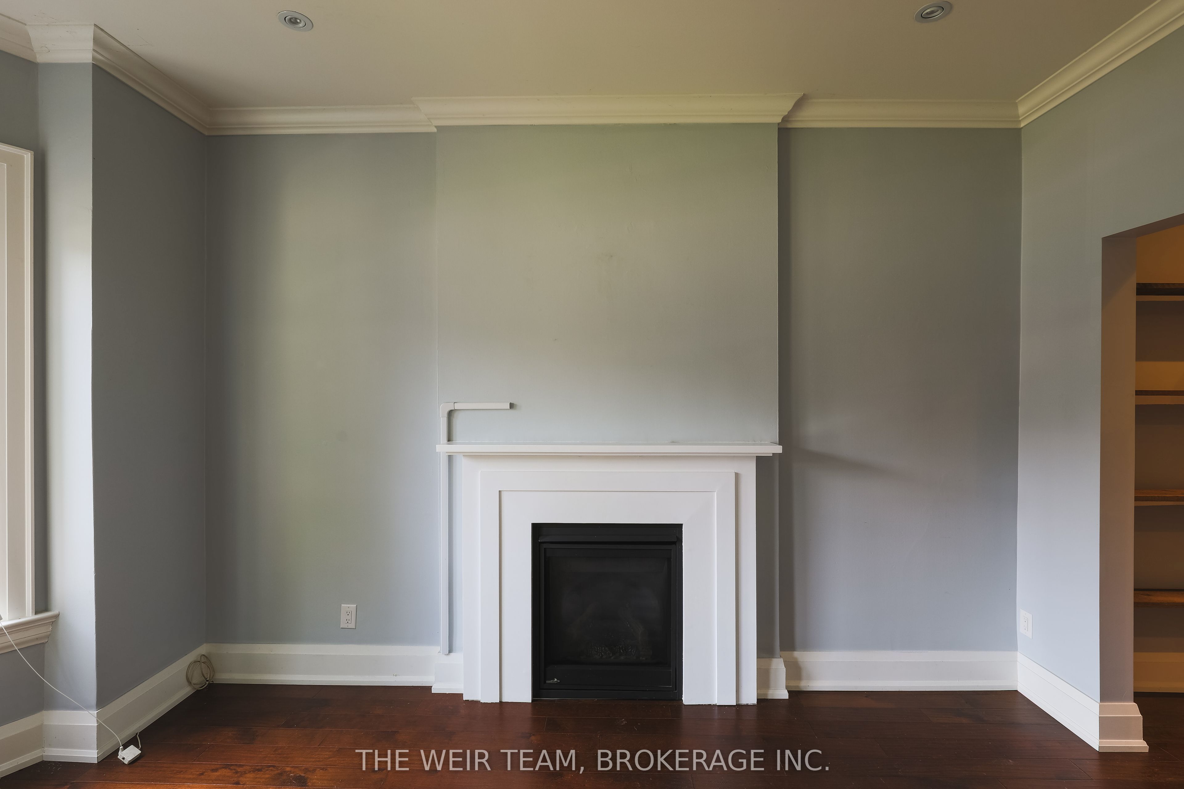 672 Broadview Avenue Main, Toronto, ON M4K 2P1 photo 5