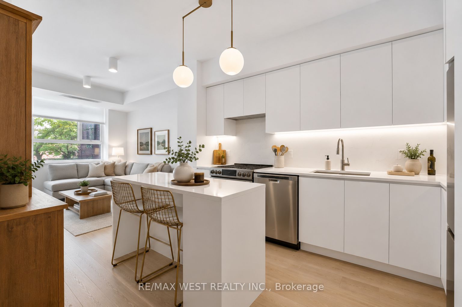601 Kingston Road 215, Toronto, ON M4E 1R3 photo 3