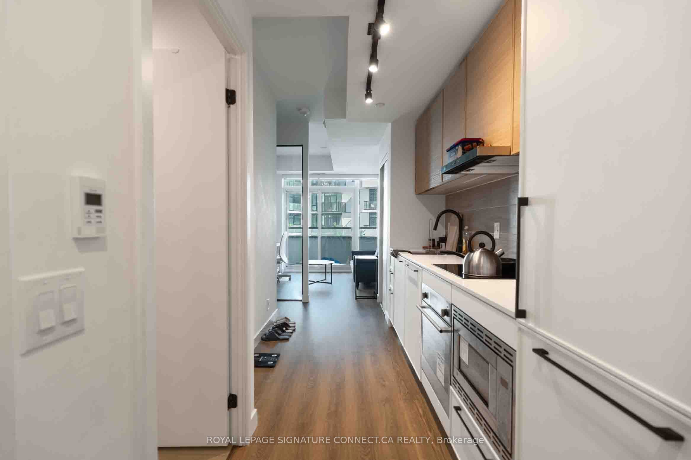 1050 Eastern Avenue 503, Toronto, ON M4L 0B7 photo 5