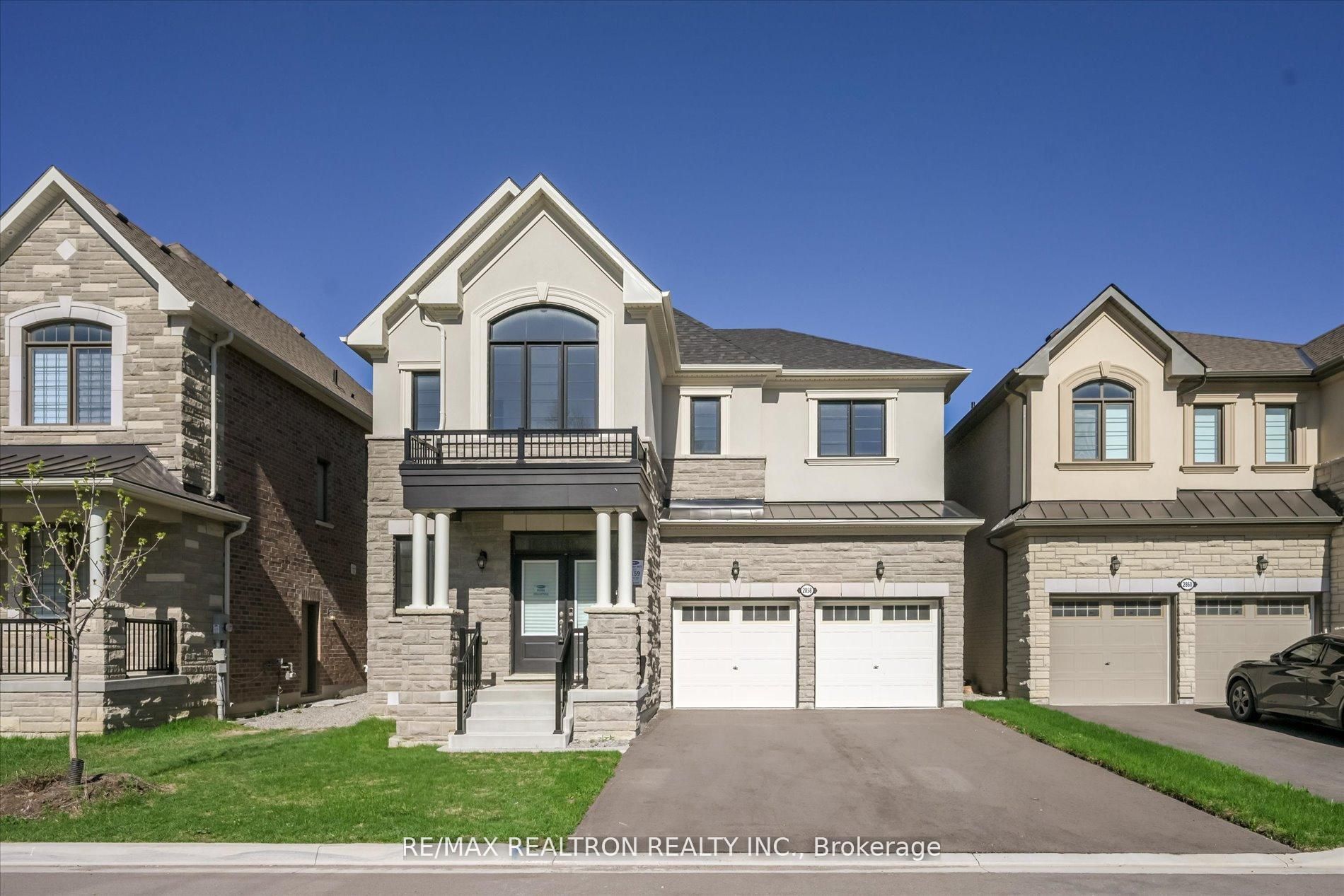 2858 Foxden Square, Pickering, ON L1X 0N9