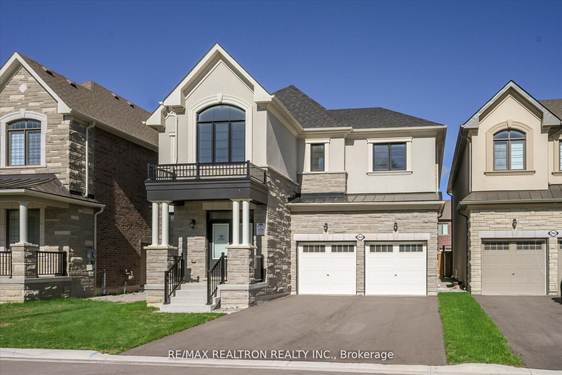 2858 Foxden Square, Pickering, ON L1X 0N9 photo 2