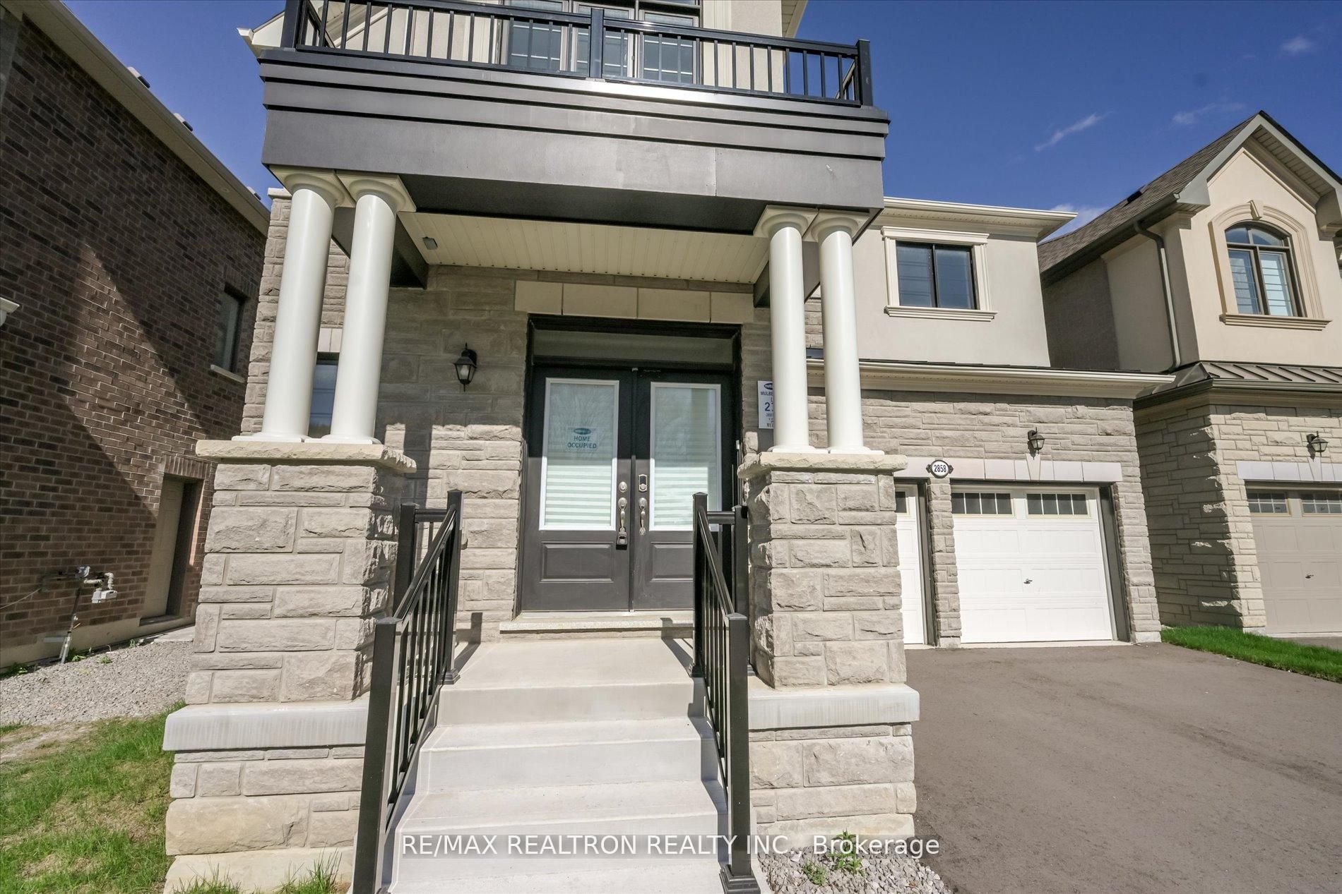 2858 Foxden Square, Pickering, ON L1X 0N9 photo 3