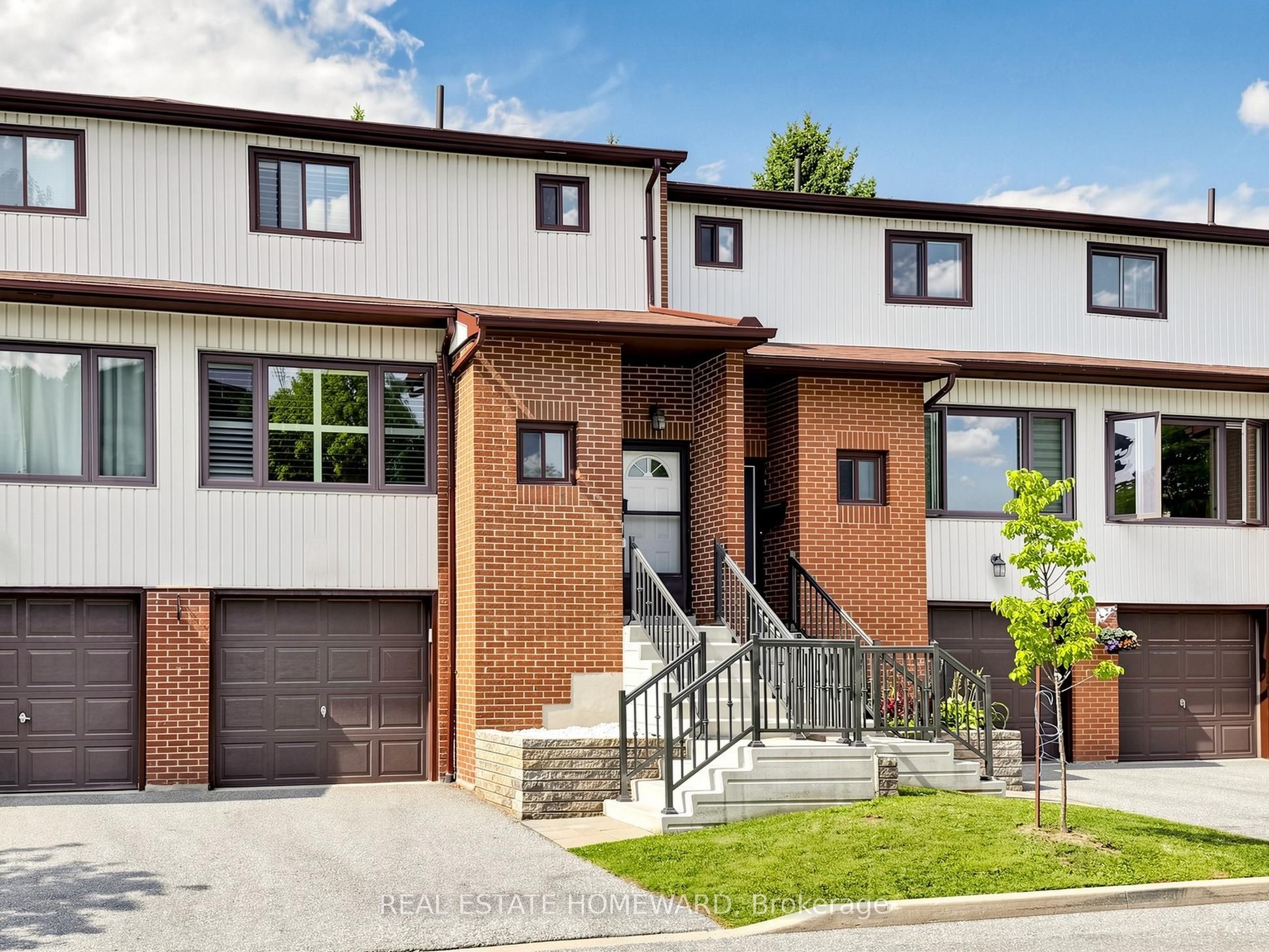 765 Oklahoma Drive 10, Pickering, ON L1W 3C9 photo 2