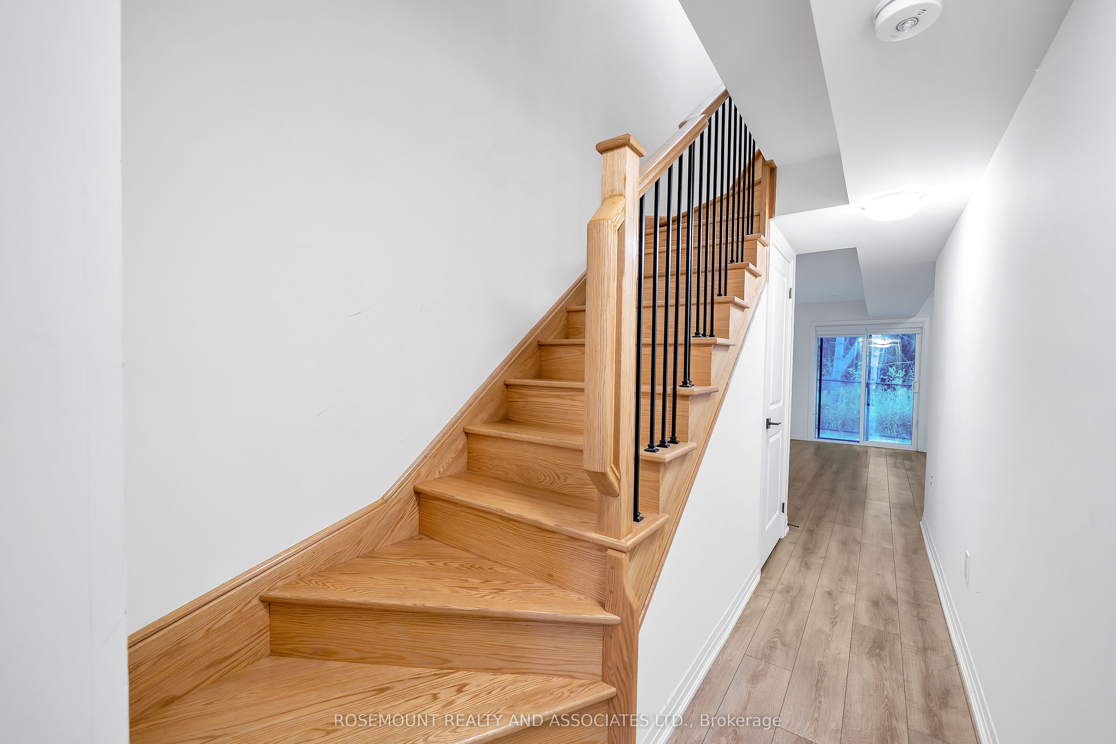 9 Esquire Way, Whitby, ON L1R 0S7 photo 5