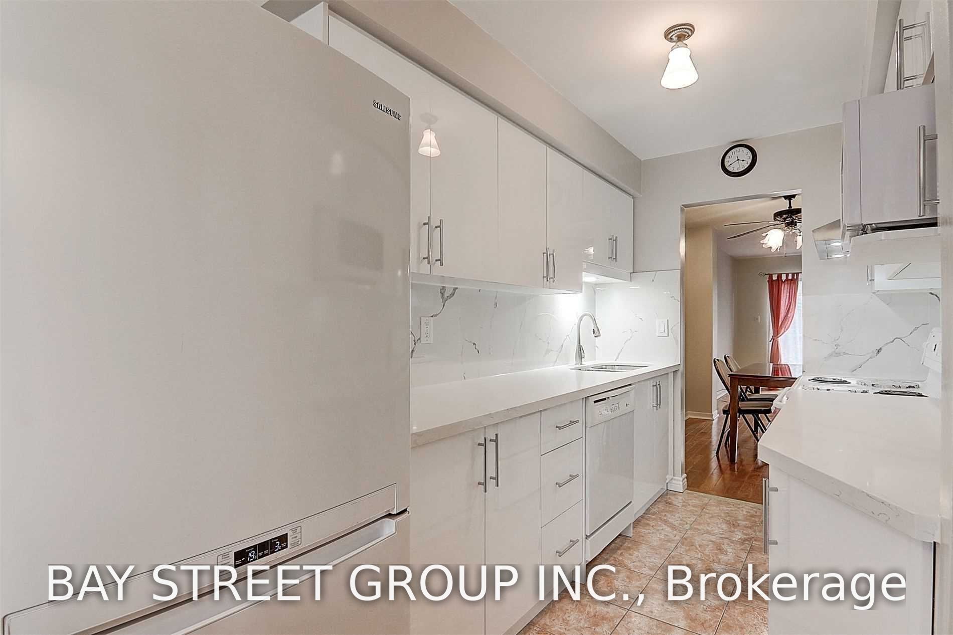 8 James Park Square, Toronto, ON M1V 2E6 photo 4