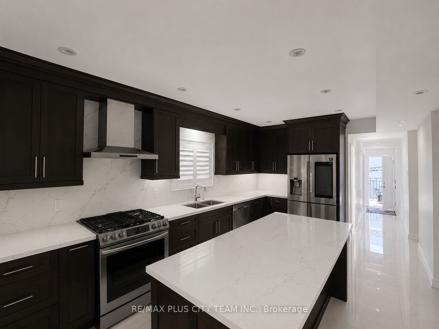 1027 Pape Avenue A, Toronto, ON M4K 3W1 photo 2