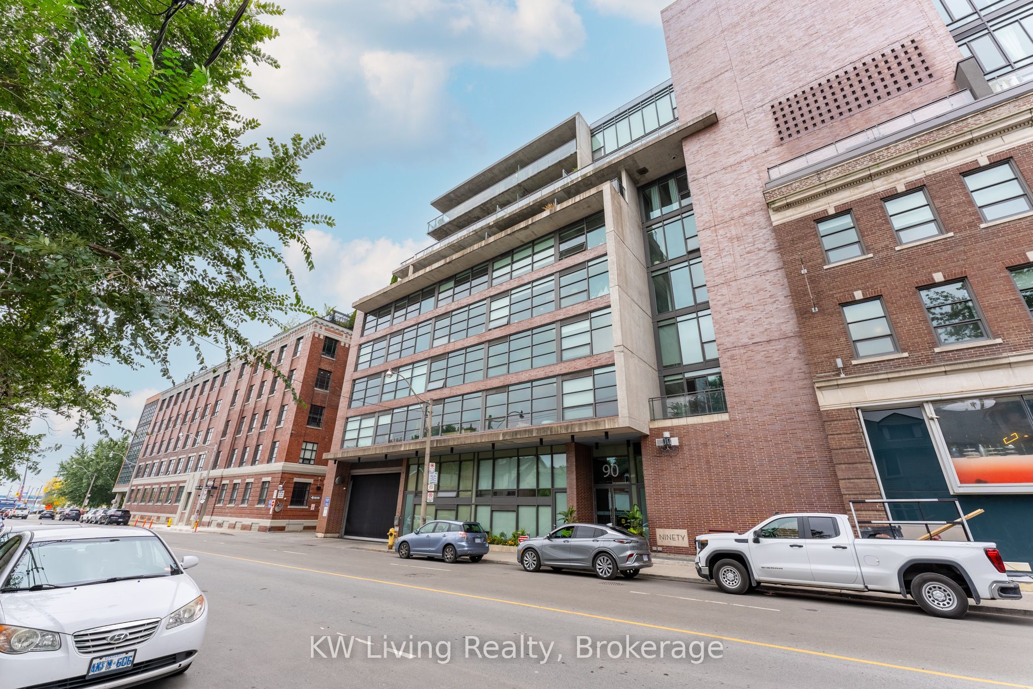 90 Broadview Avenue LW1, Toronto, ON M4M 0A7 photo 3