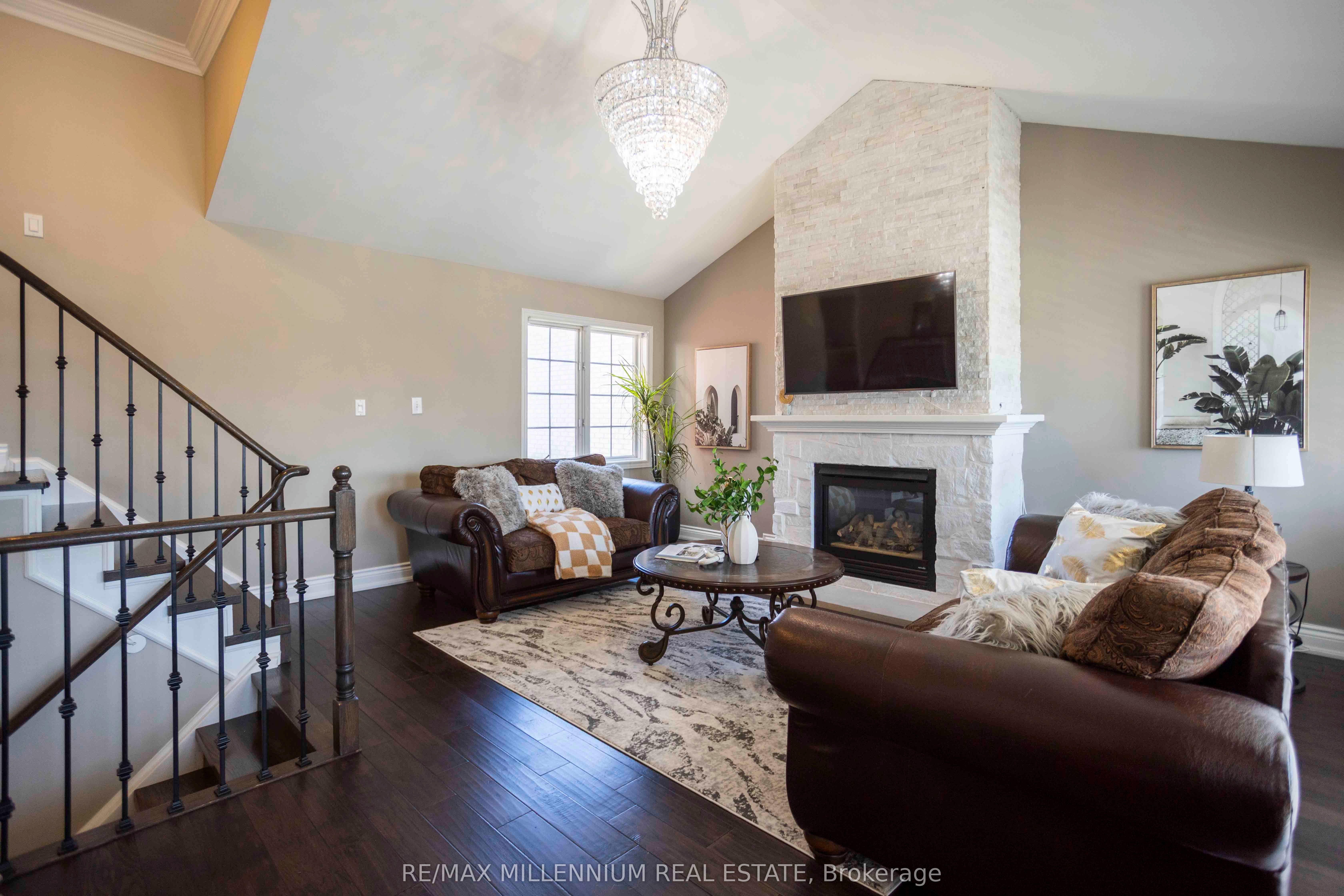84 Bowles Drive, Ajax, ON L1T 4B6 photo 2