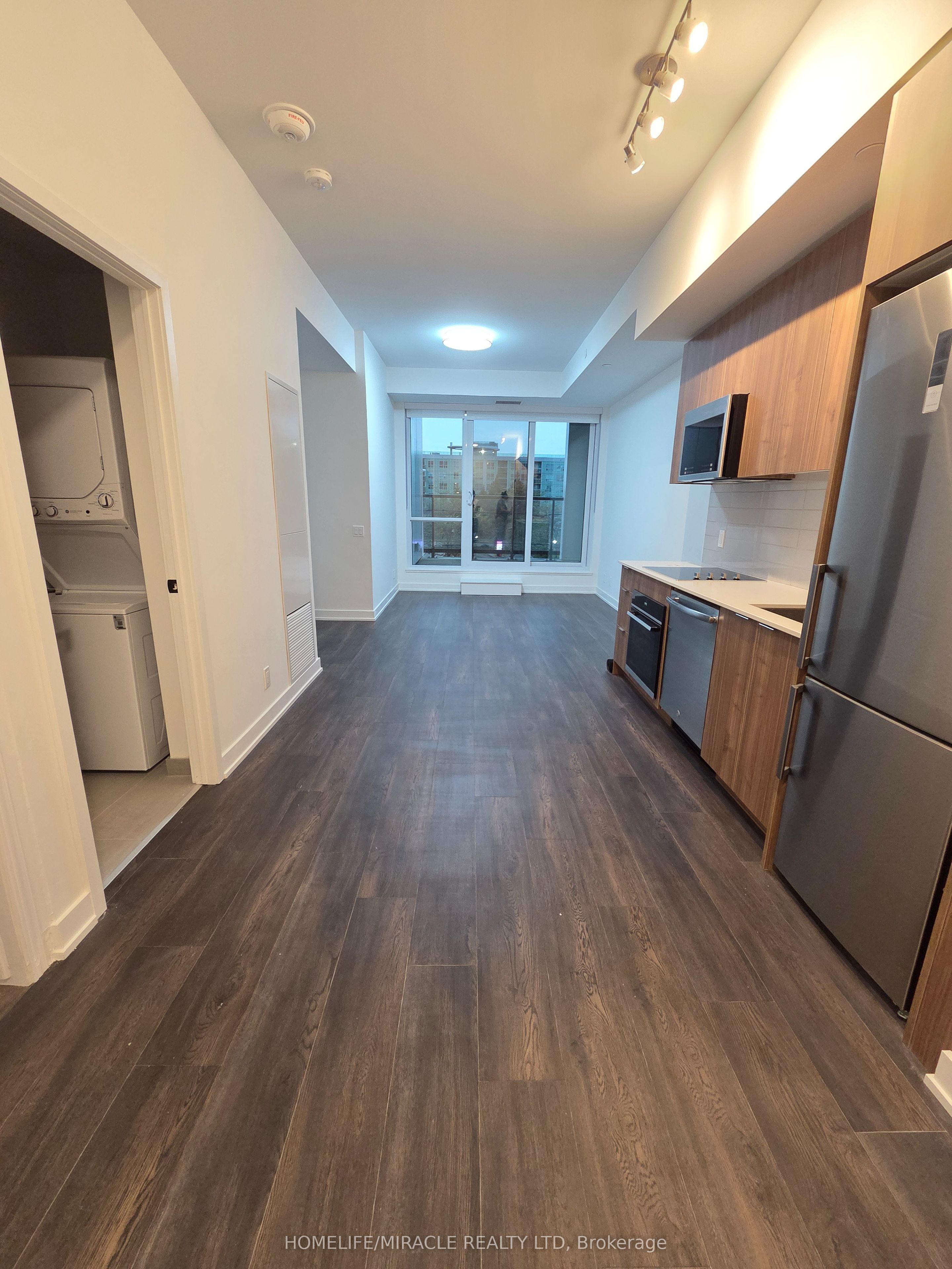 743 Warden Avenue 212, Toronto, ON M1L 4A8 photo 2
