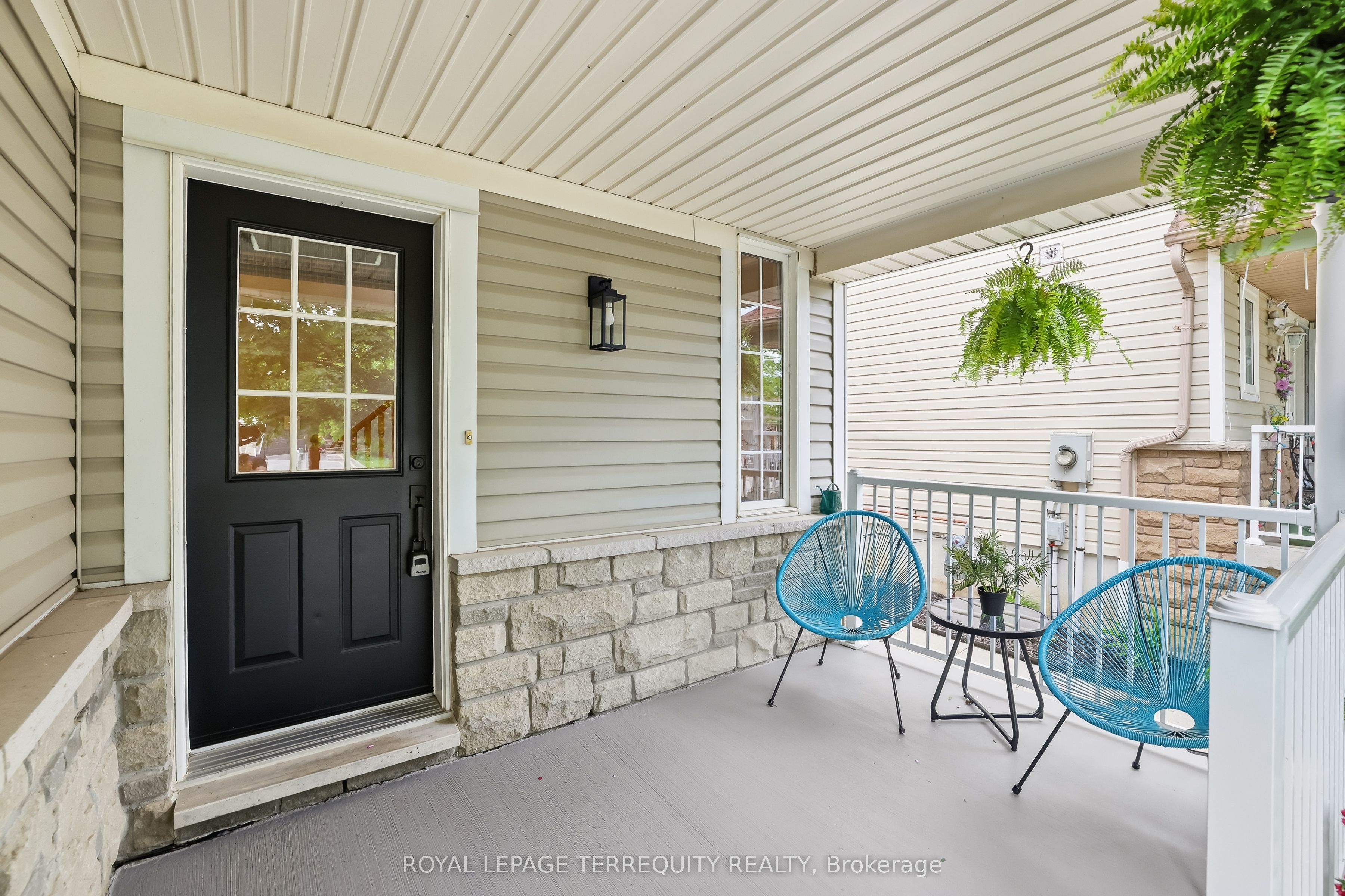 8 Sinden Drive, Whitby, ON L1M 2B8 photo 4