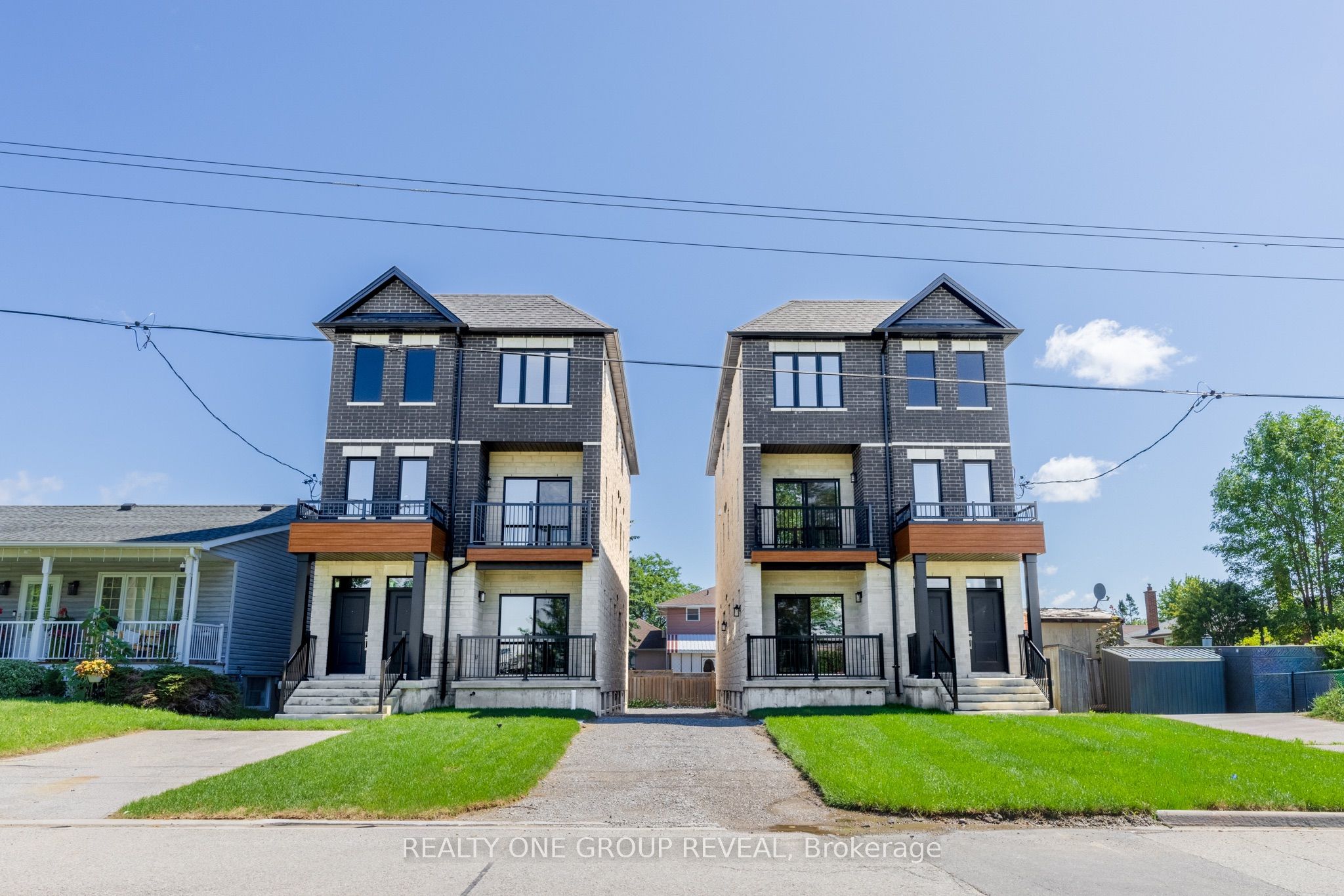 227 Grenfell Street Unit 3, Oshawa, ON L1J 4W3