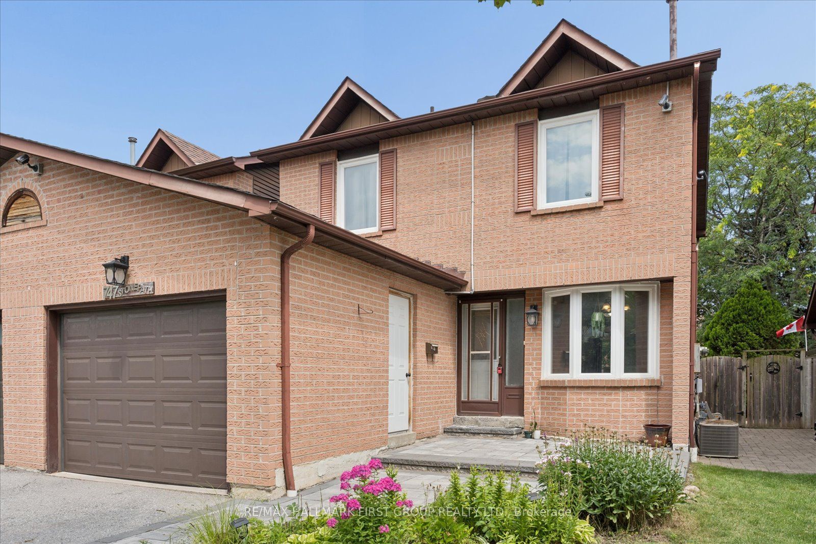 747 Stonepath Circle, Pickering, ON L1V 3S9 photo 2