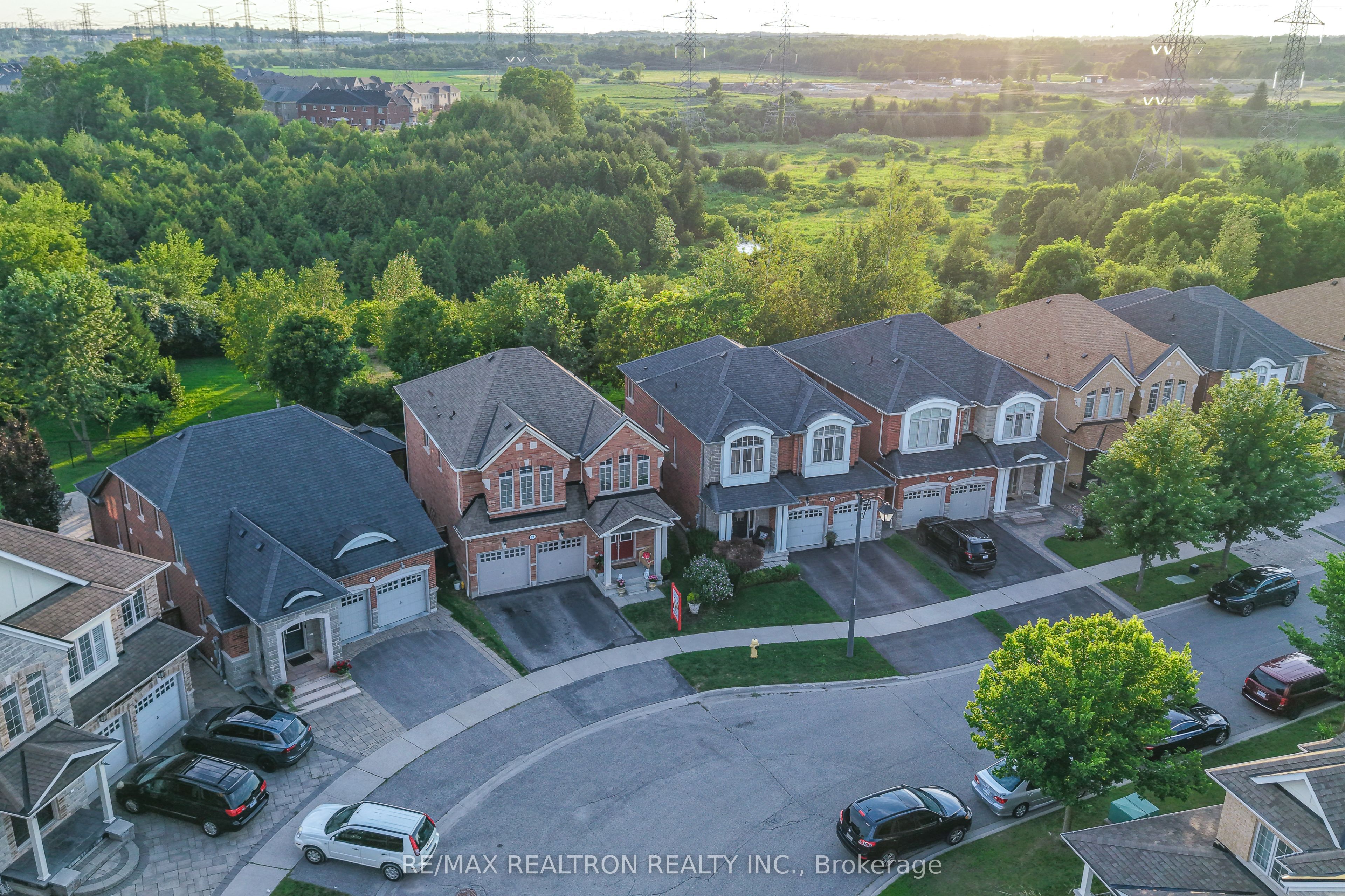 23 Beverton Crescent, Ajax, ON L1T 0L8 photo 3