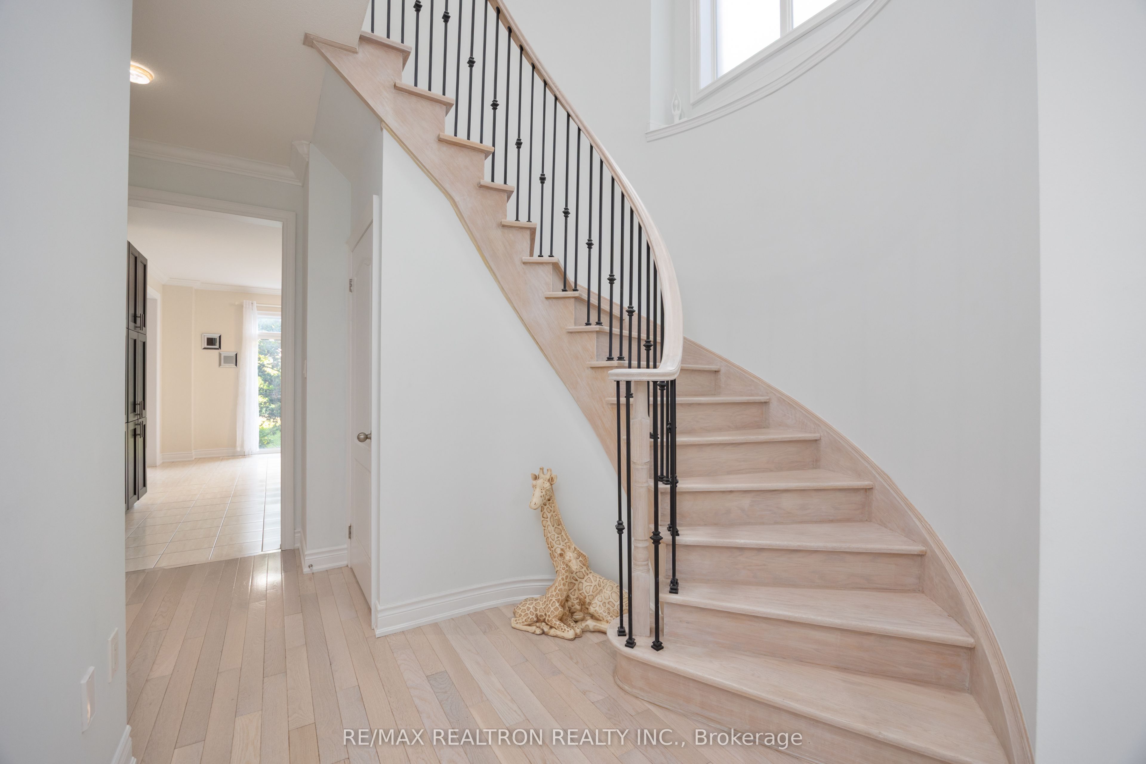 23 Beverton Crescent, Ajax, ON L1T 0L8 photo 4