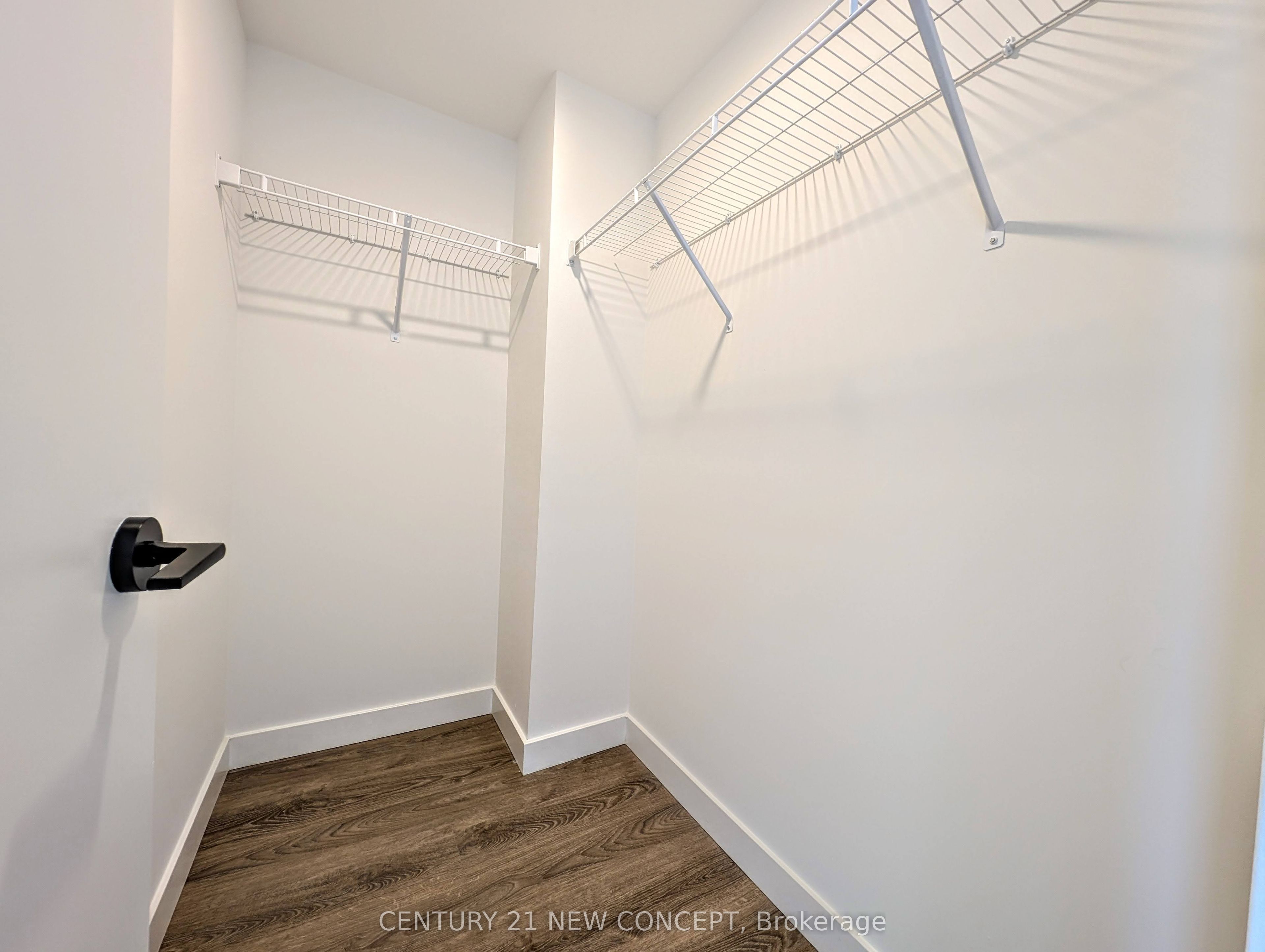 1050 Eastern Avenue 1205, Toronto, ON M4L 0B7 photo 3