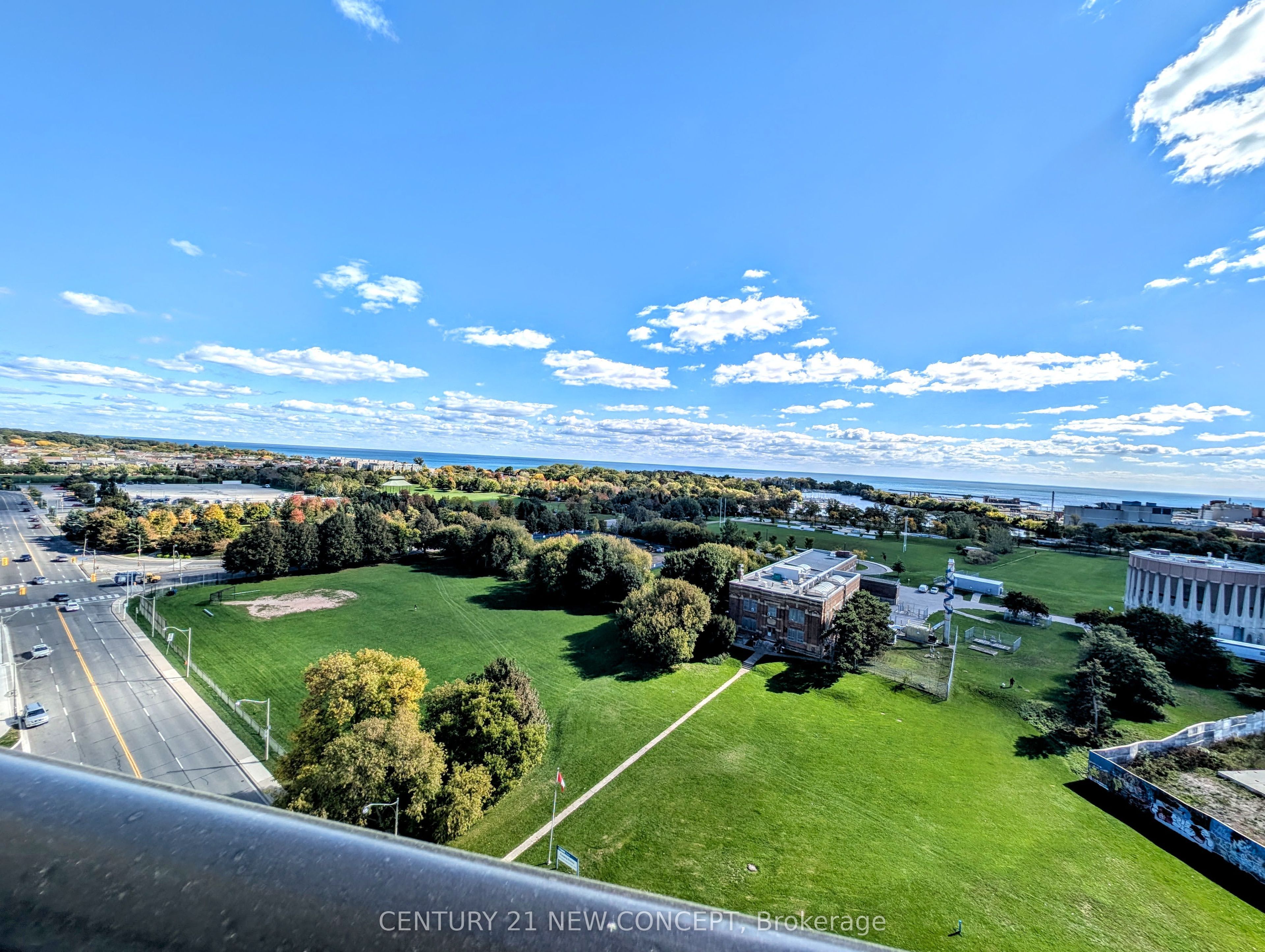 1050 Eastern Avenue 1205, Toronto, ON M4L 0B7 photo 4
