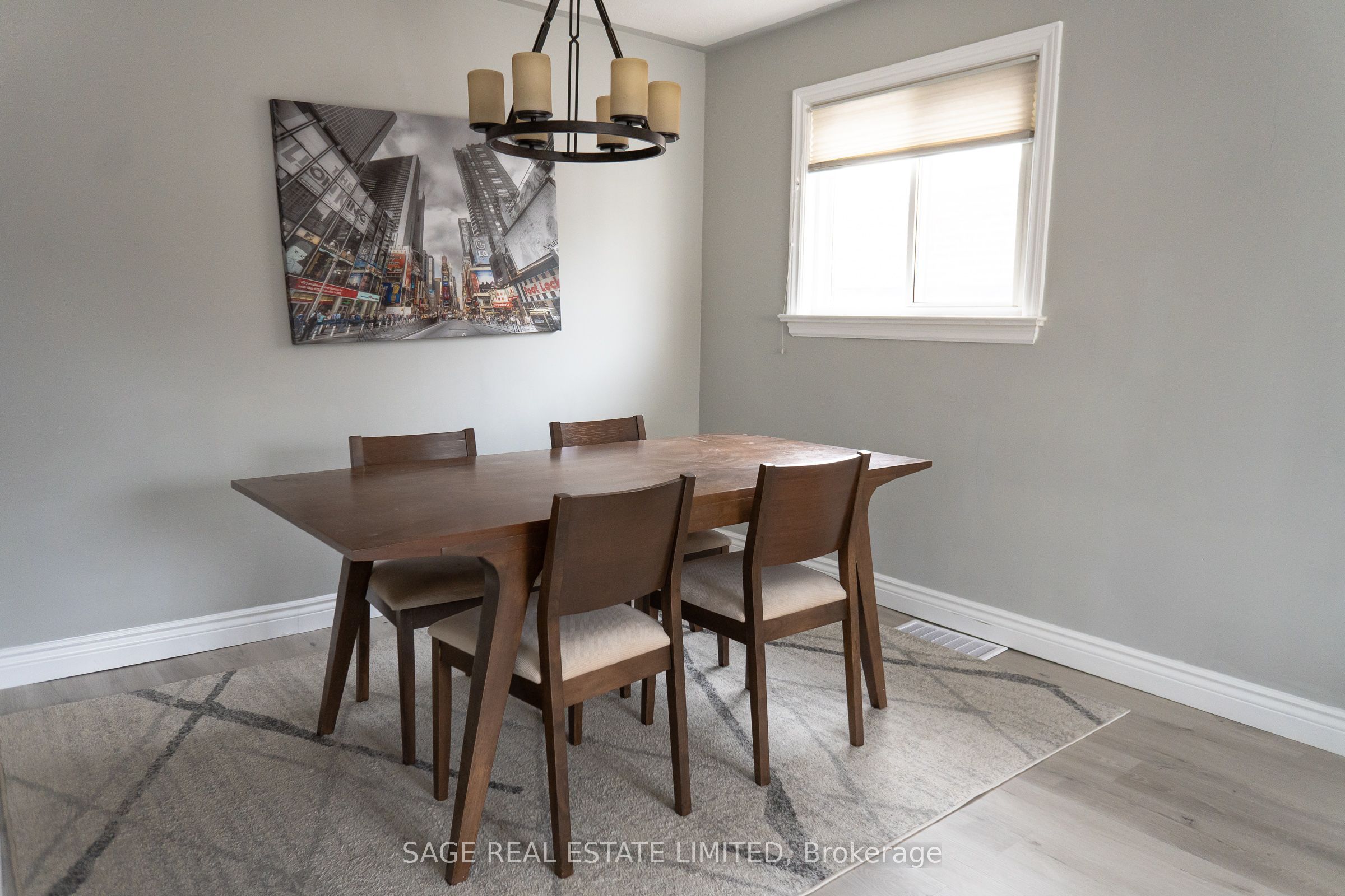 37 Tiago Avenue Main Floor, Toronto, ON M4B 1Z9 photo 5