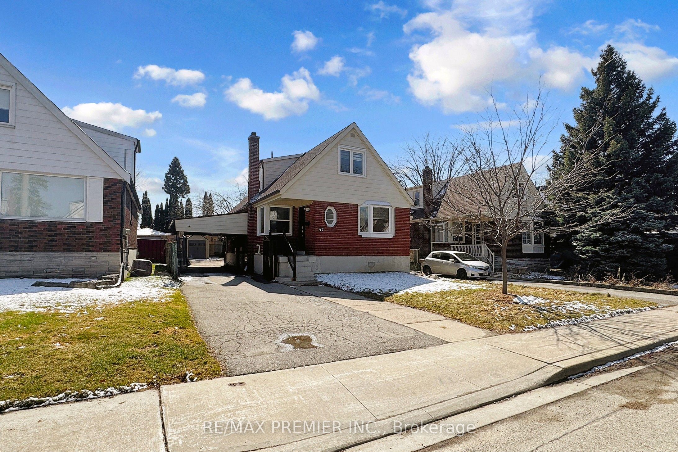 47 Amsterdam Avenue Basement, Toronto, ON M4B 2B9 photo 2