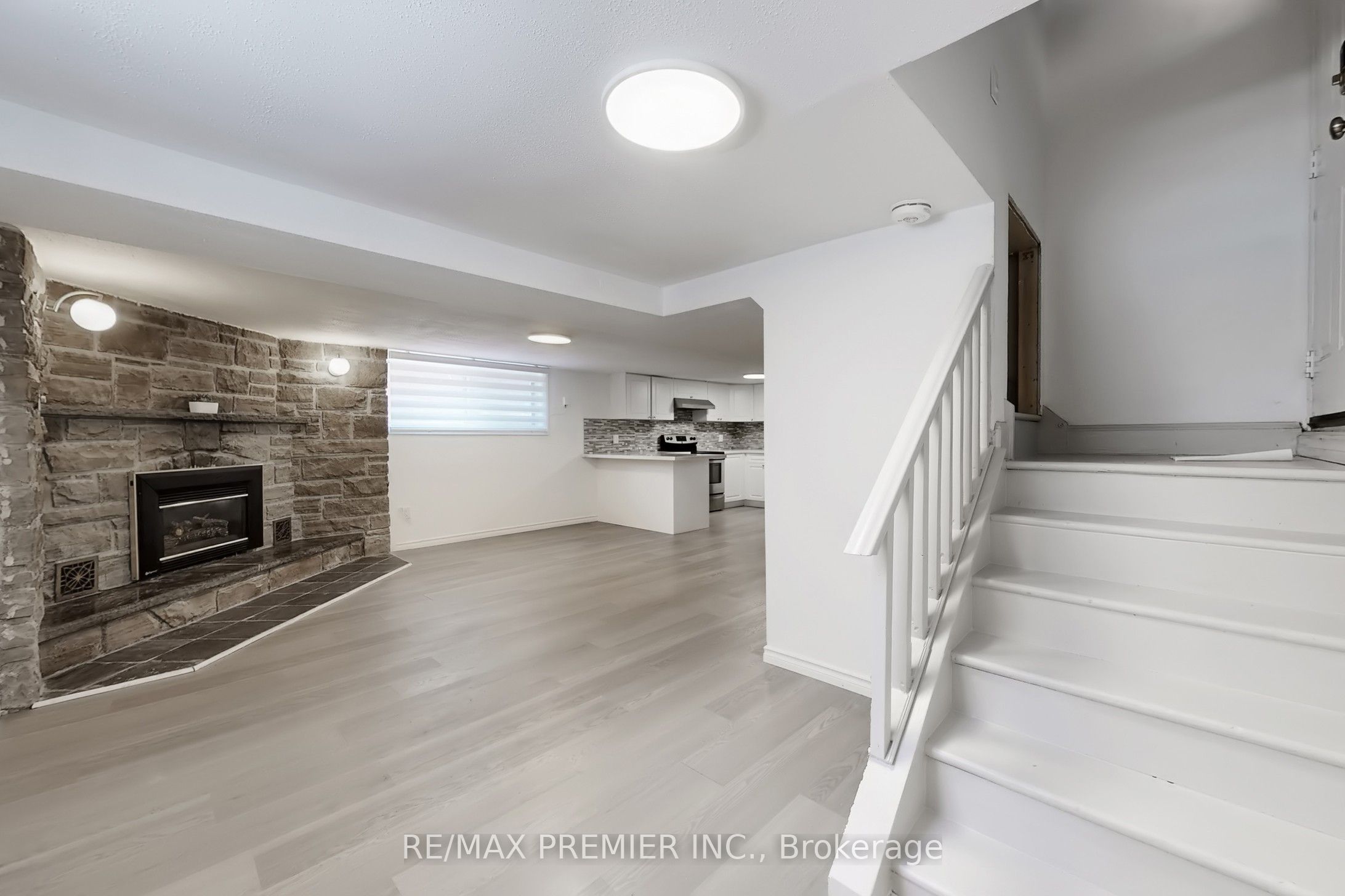 47 Amsterdam Avenue Basement, Toronto, ON M4B 2B9 photo 3